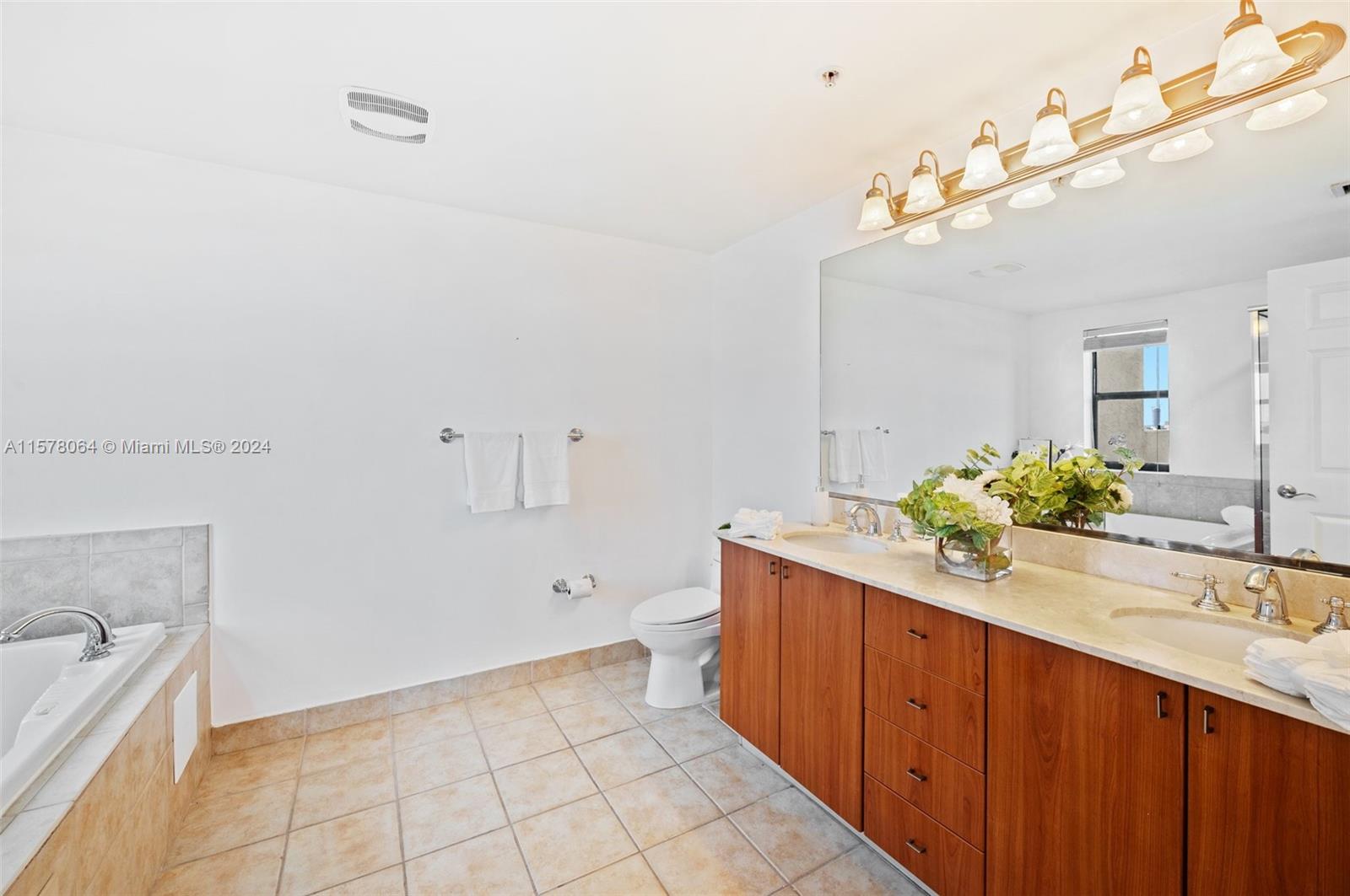 PUERTA DE PALMAS CONDO - Residential Lease