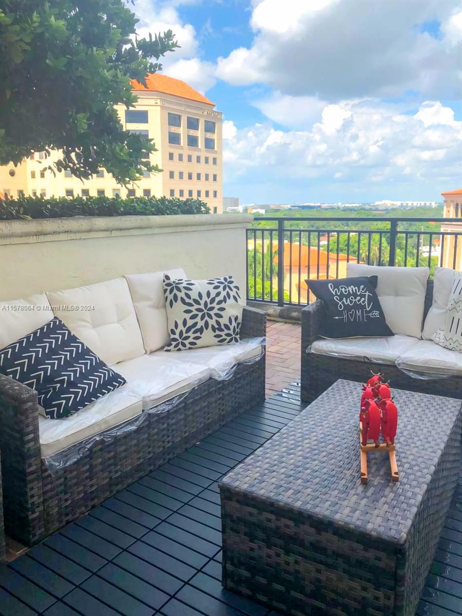 PUERTA DE PALMAS CONDO - Residential Lease