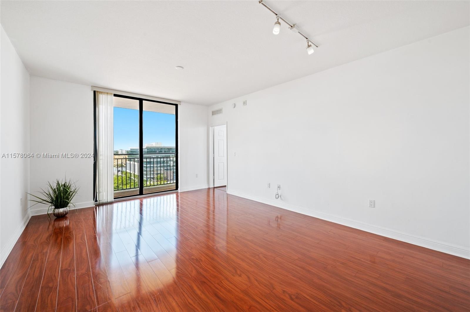 PUERTA DE PALMAS CONDO - Residential Lease