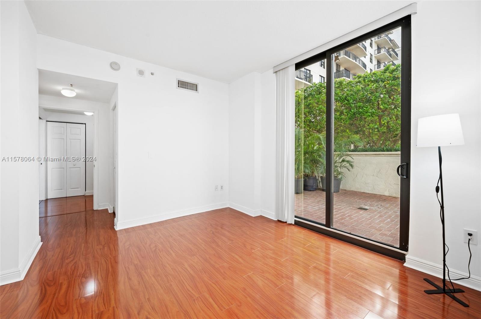 PUERTA DE PALMAS CONDO - Residential Lease