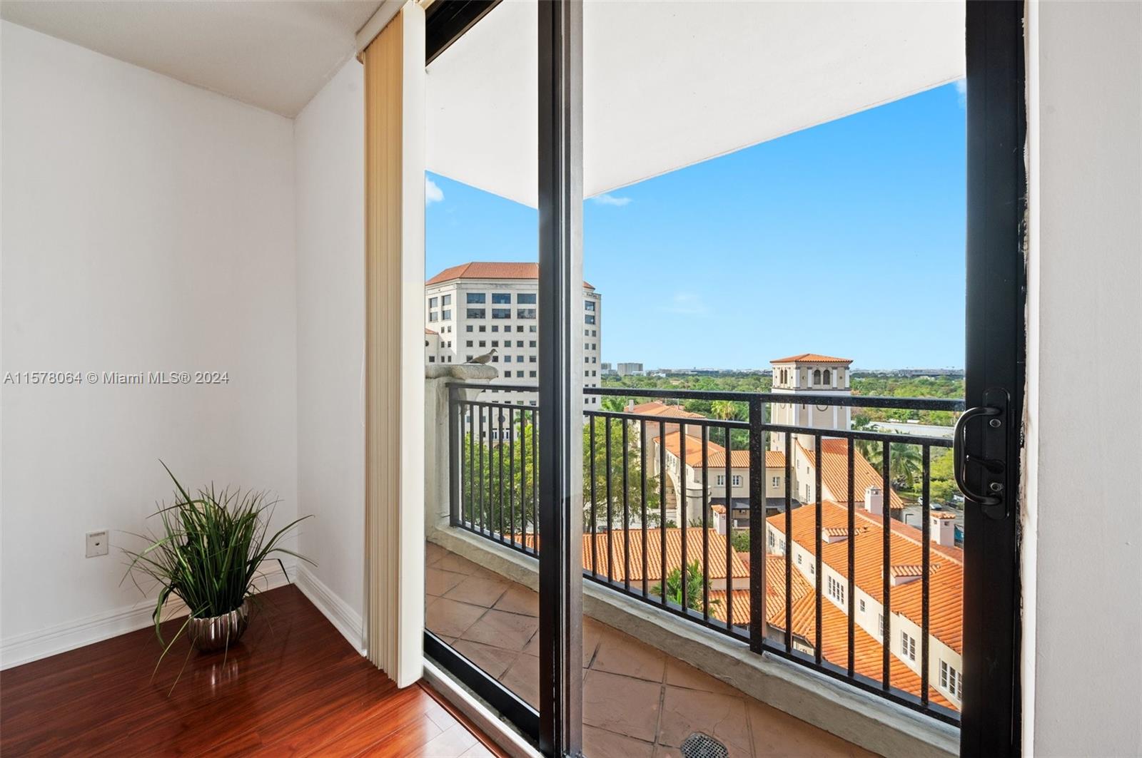 PUERTA DE PALMAS CONDO - Residential Lease