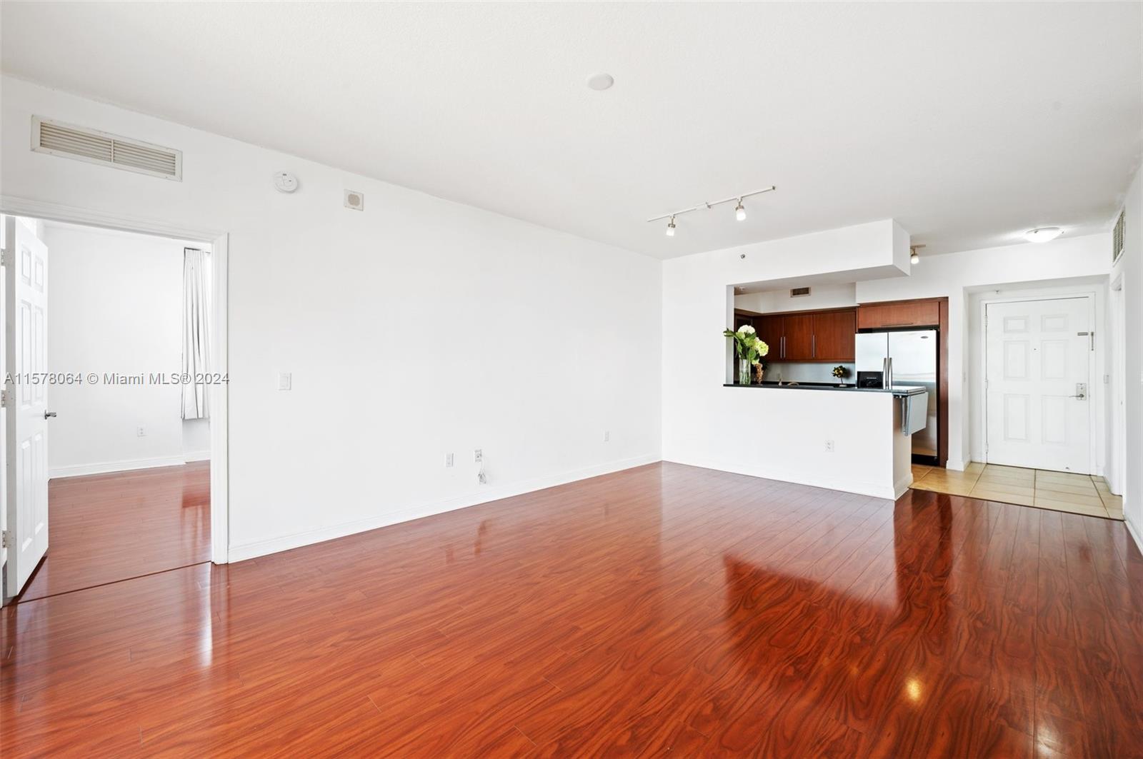 PUERTA DE PALMAS CONDO - Residential Lease