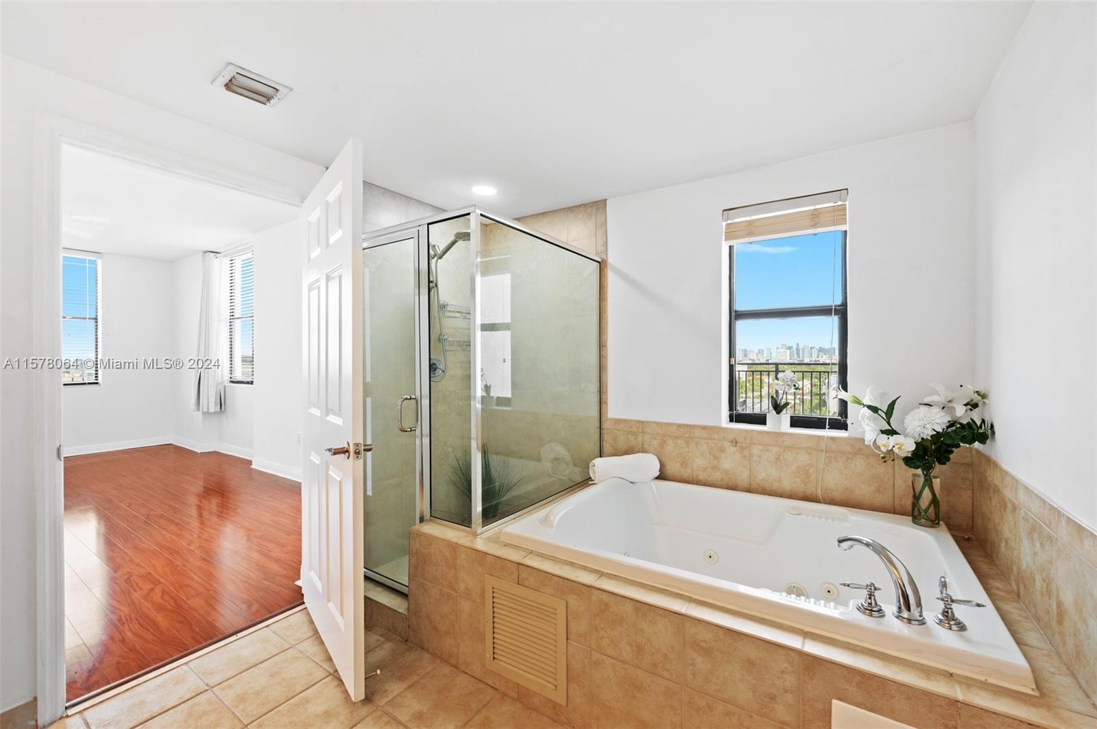 PUERTA DE PALMAS CONDO - Residential Lease