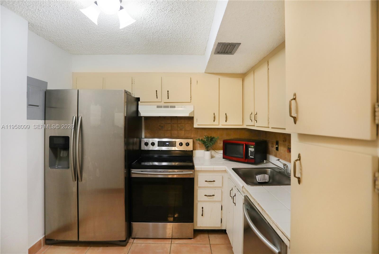 PLANTATION PLACE CONDO - Residential