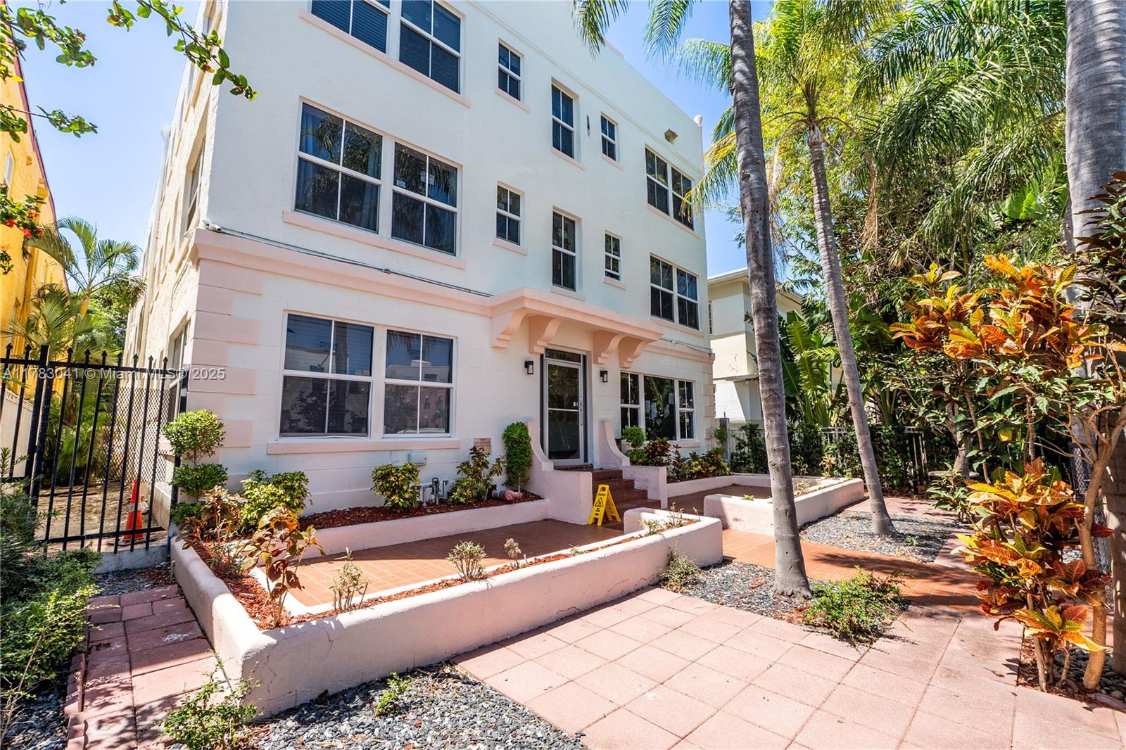 WINDSOR PLAZA CONDO - Residential Lease