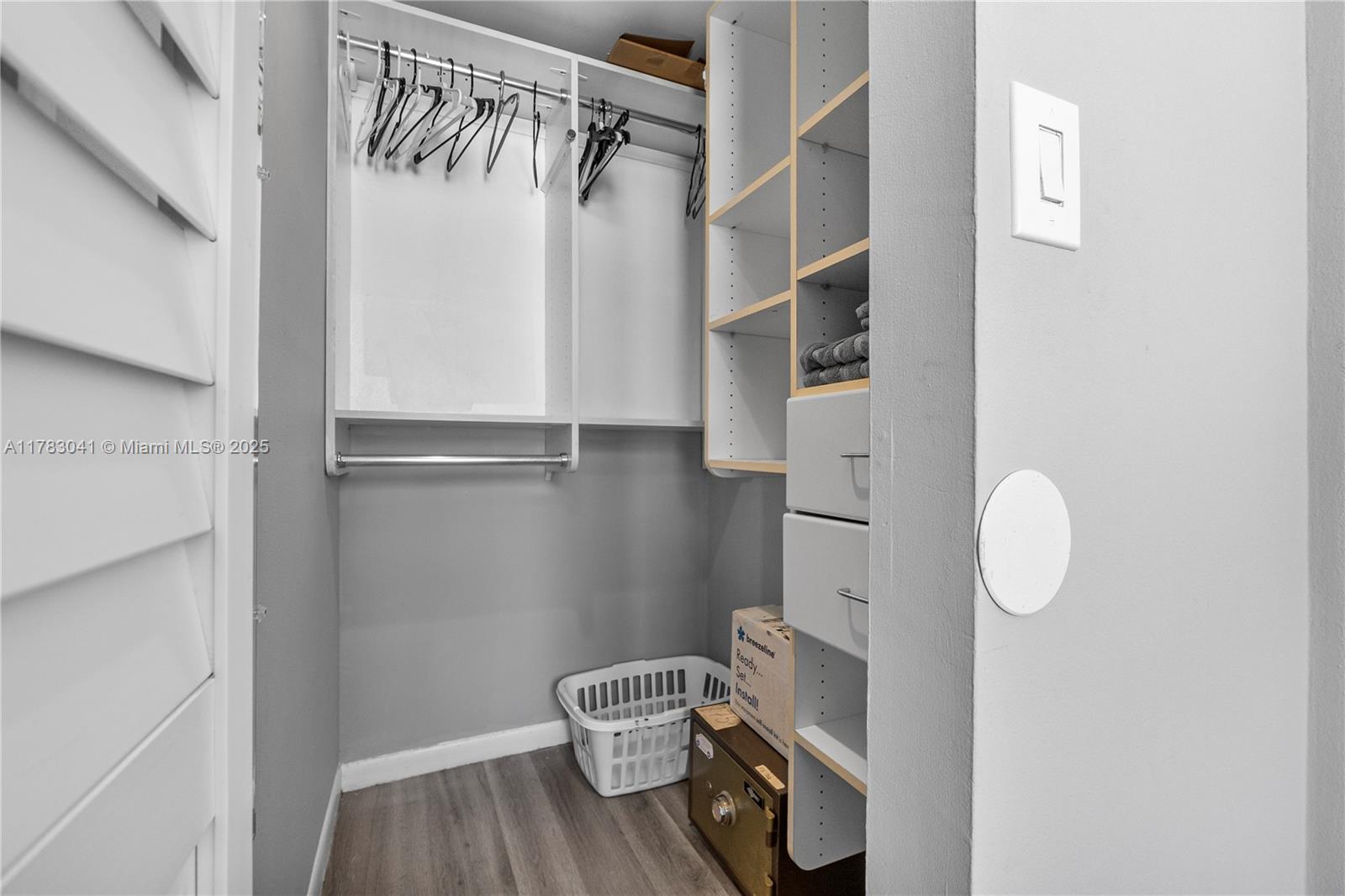 WINDSOR PLAZA CONDO - Residential Lease