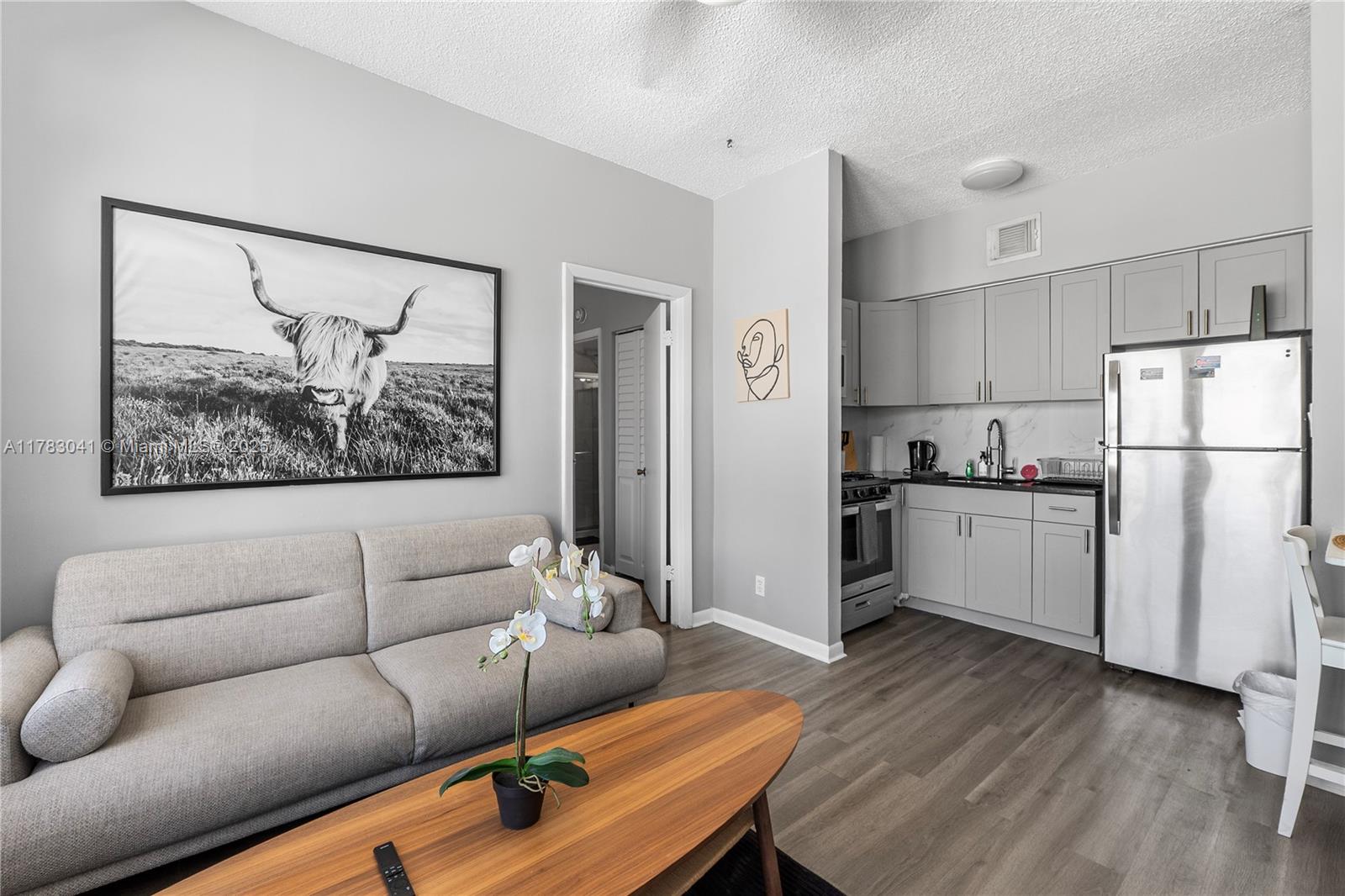 WINDSOR PLAZA CONDO - Residential Lease
