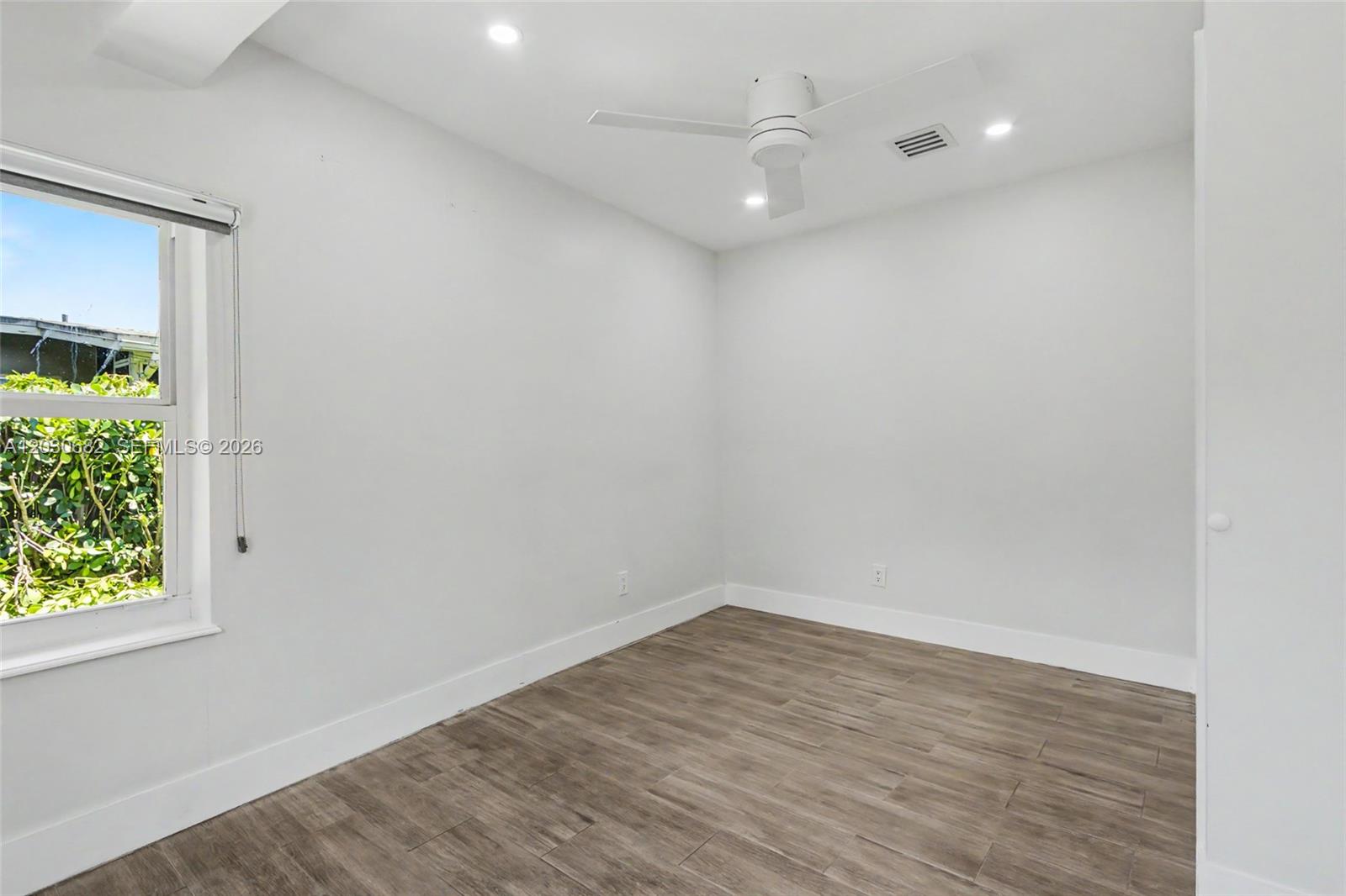 RIVERLAND VILLAGE SEC 1-R - Residential Lease