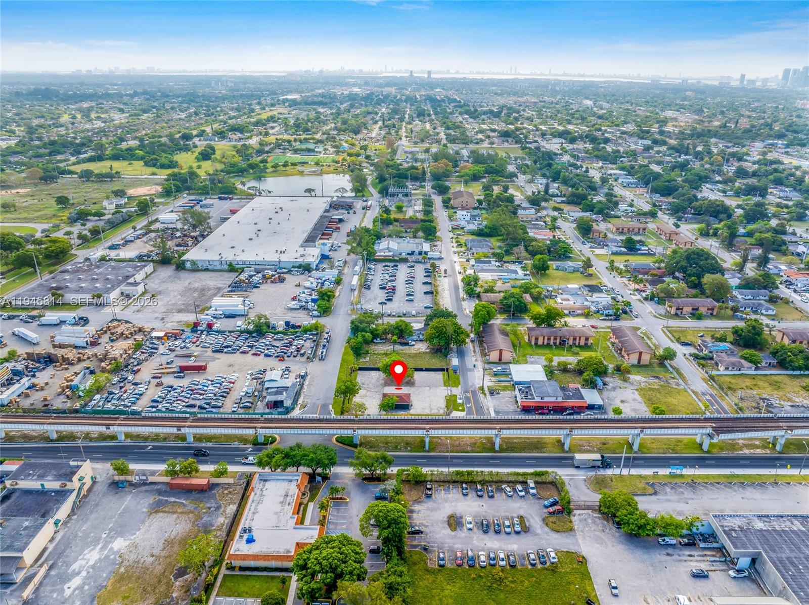 ELIZABETH PARK - Land