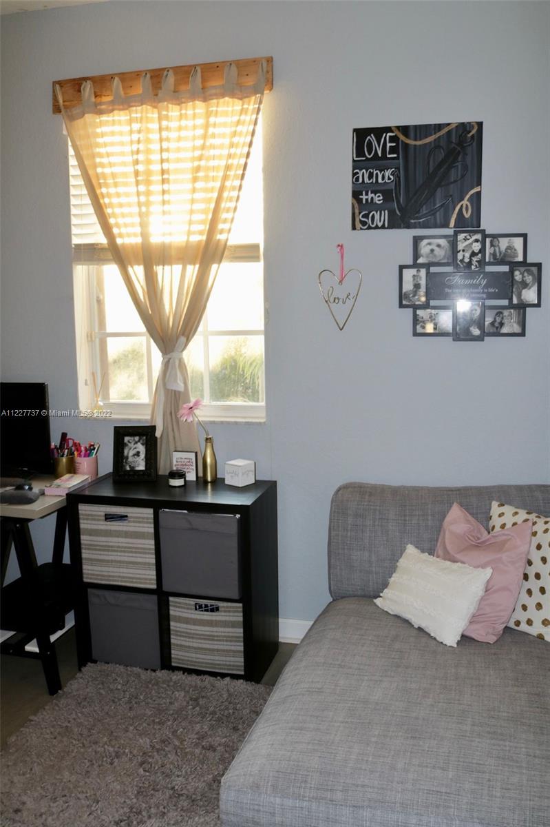 Isles of Bayshore - Residential
