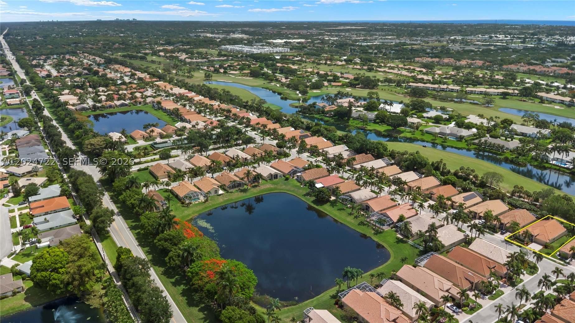TWIN LAKES - Residential