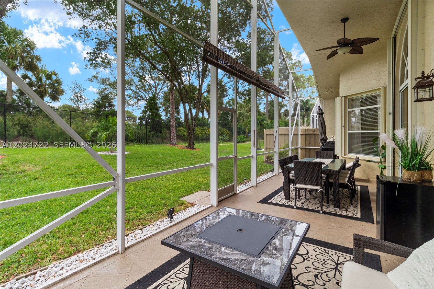 TWIN LAKES - Residential