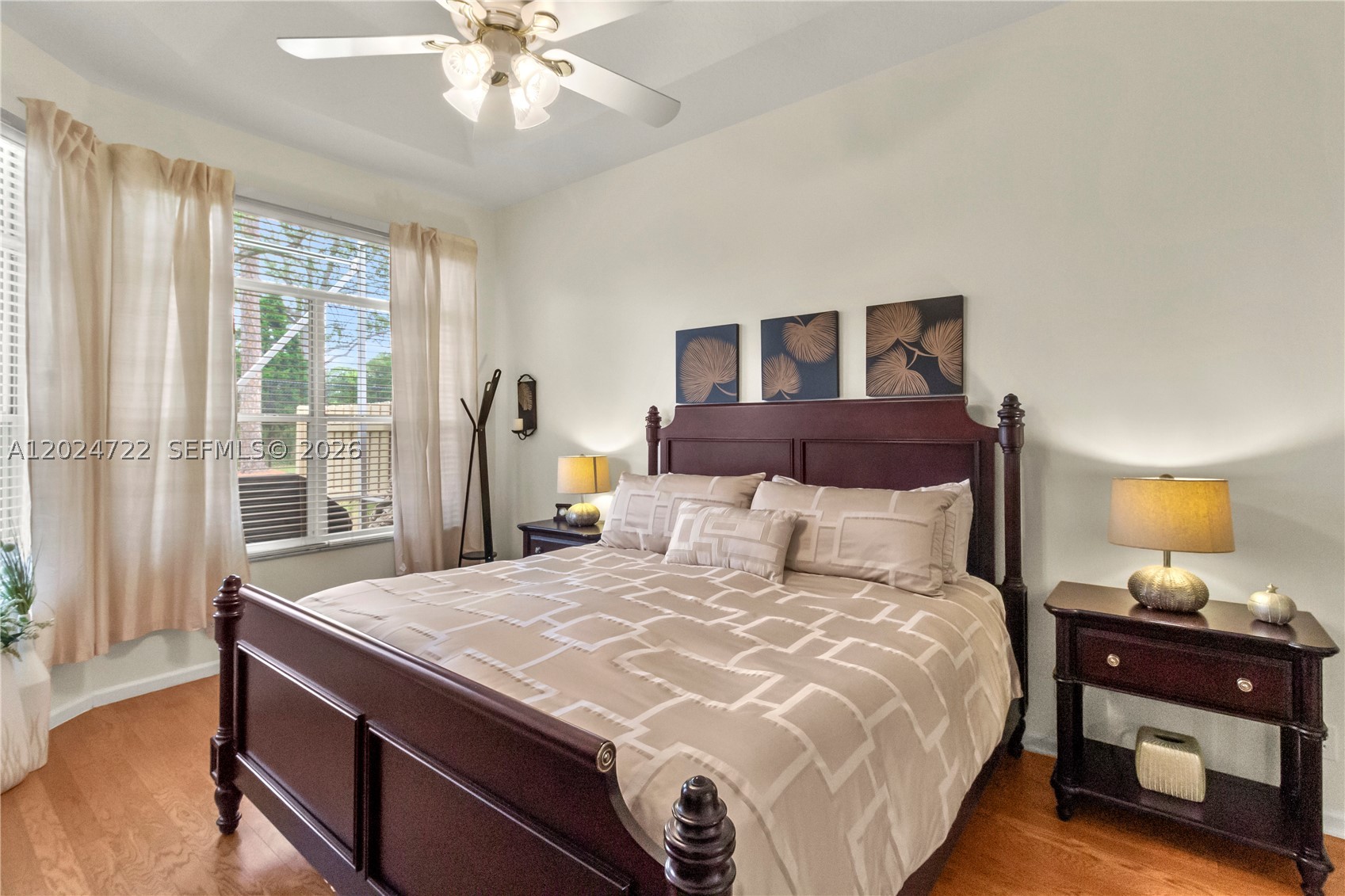 TWIN LAKES - Residential