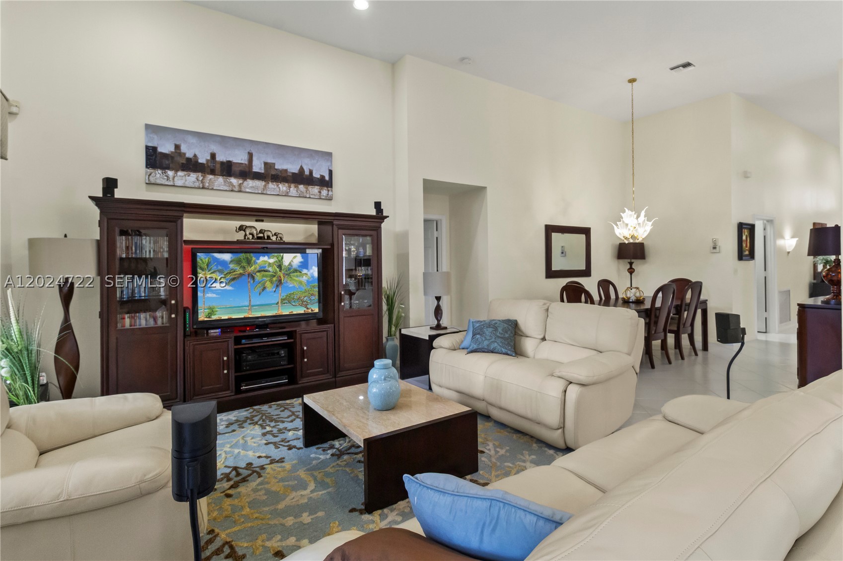 TWIN LAKES - Residential