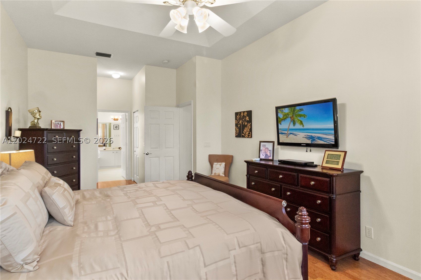 TWIN LAKES - Residential