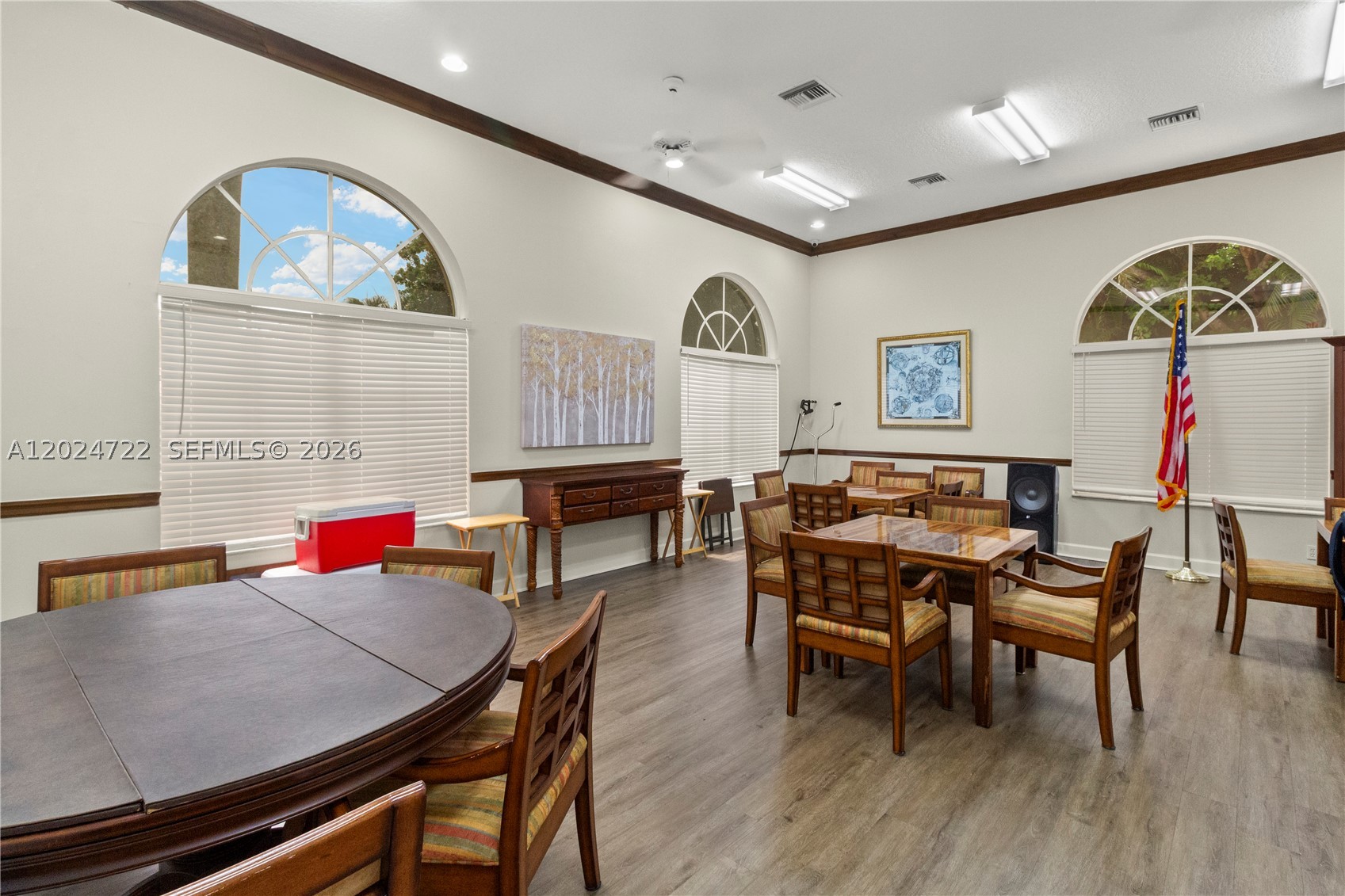 TWIN LAKES - Residential