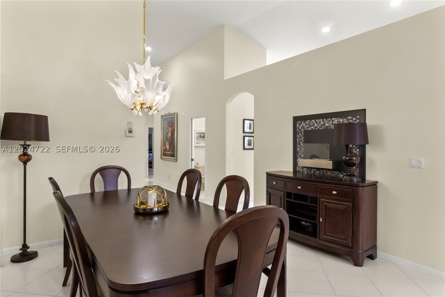 TWIN LAKES - Residential