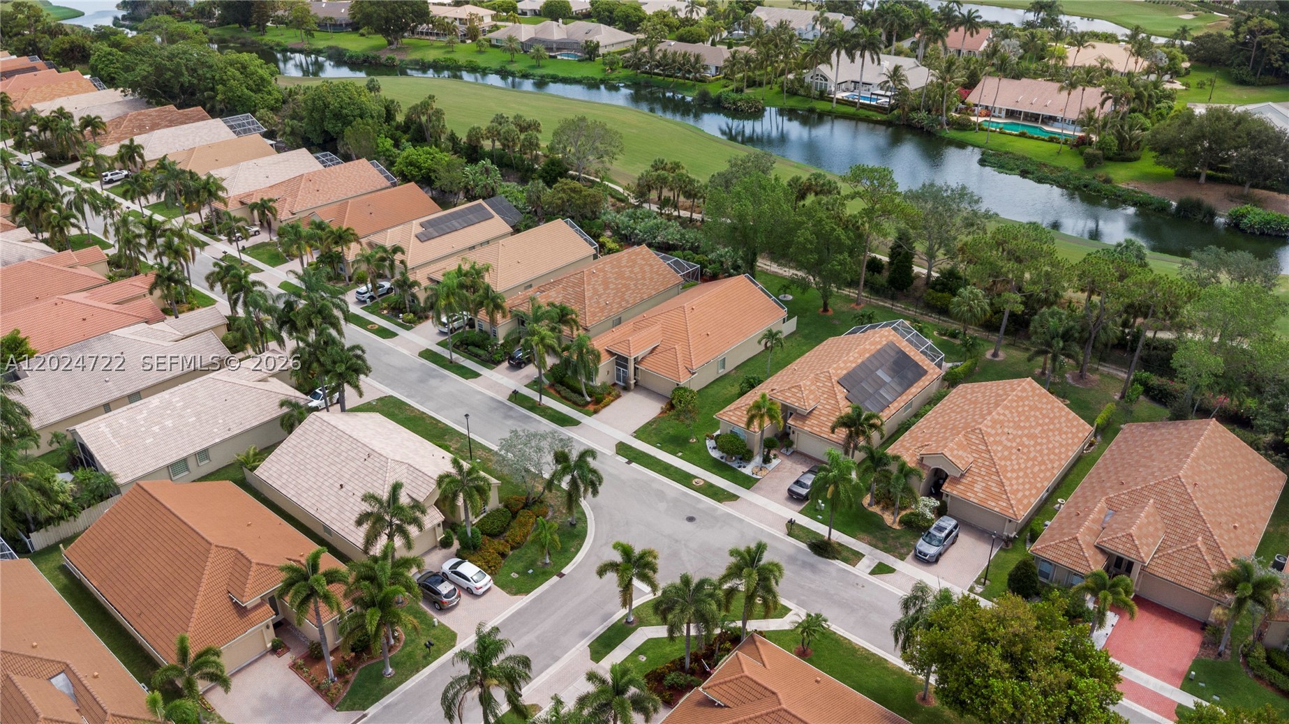 TWIN LAKES - Residential