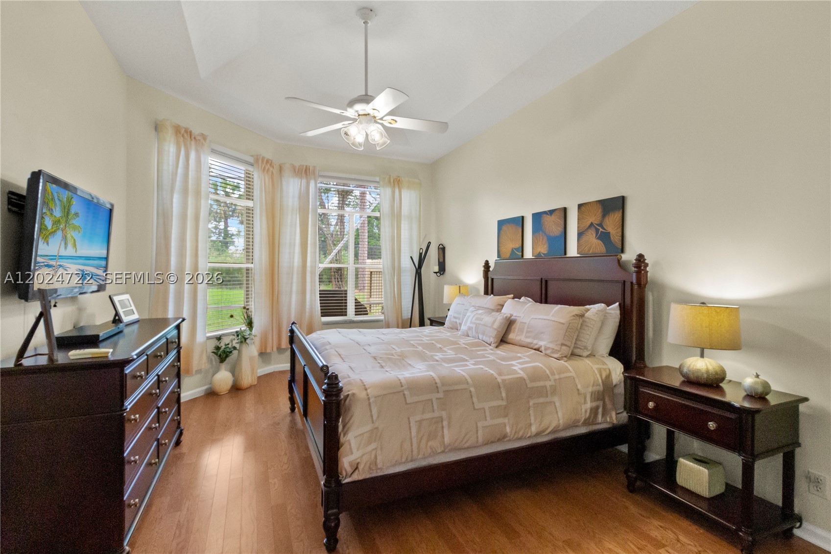 TWIN LAKES - Residential