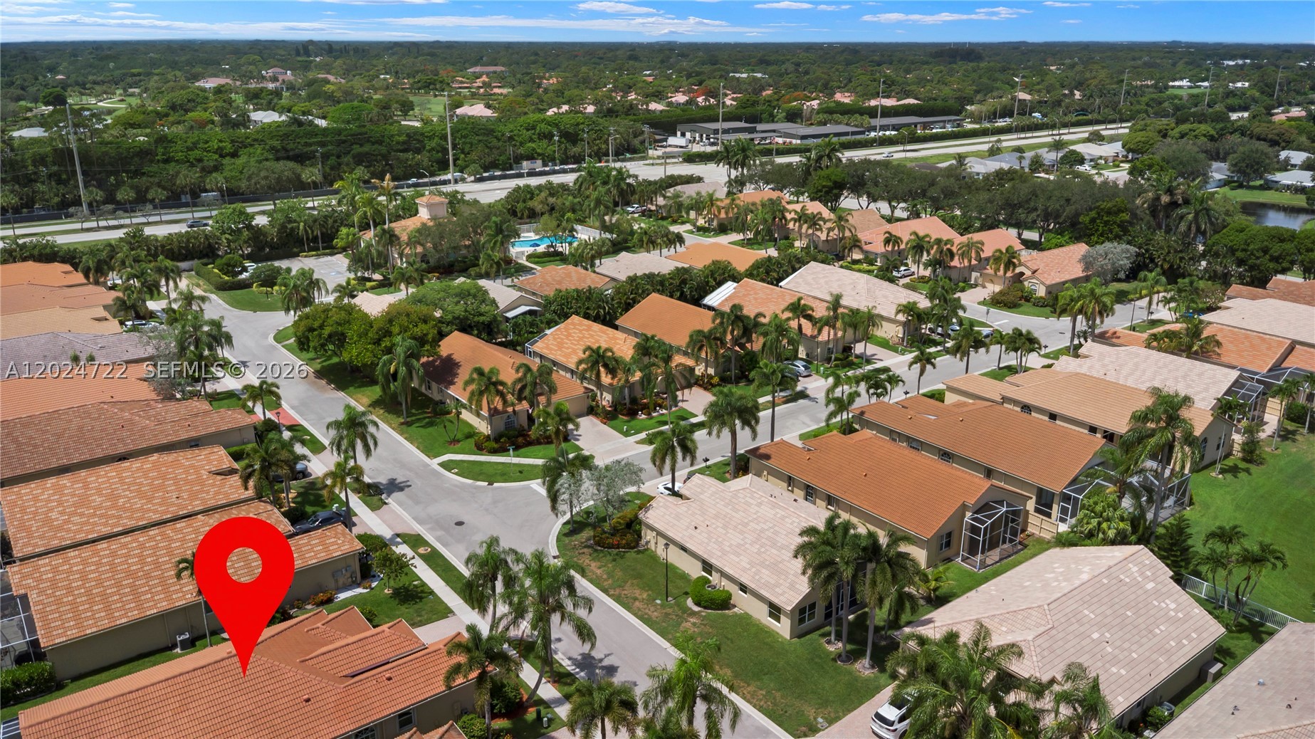 TWIN LAKES - Residential