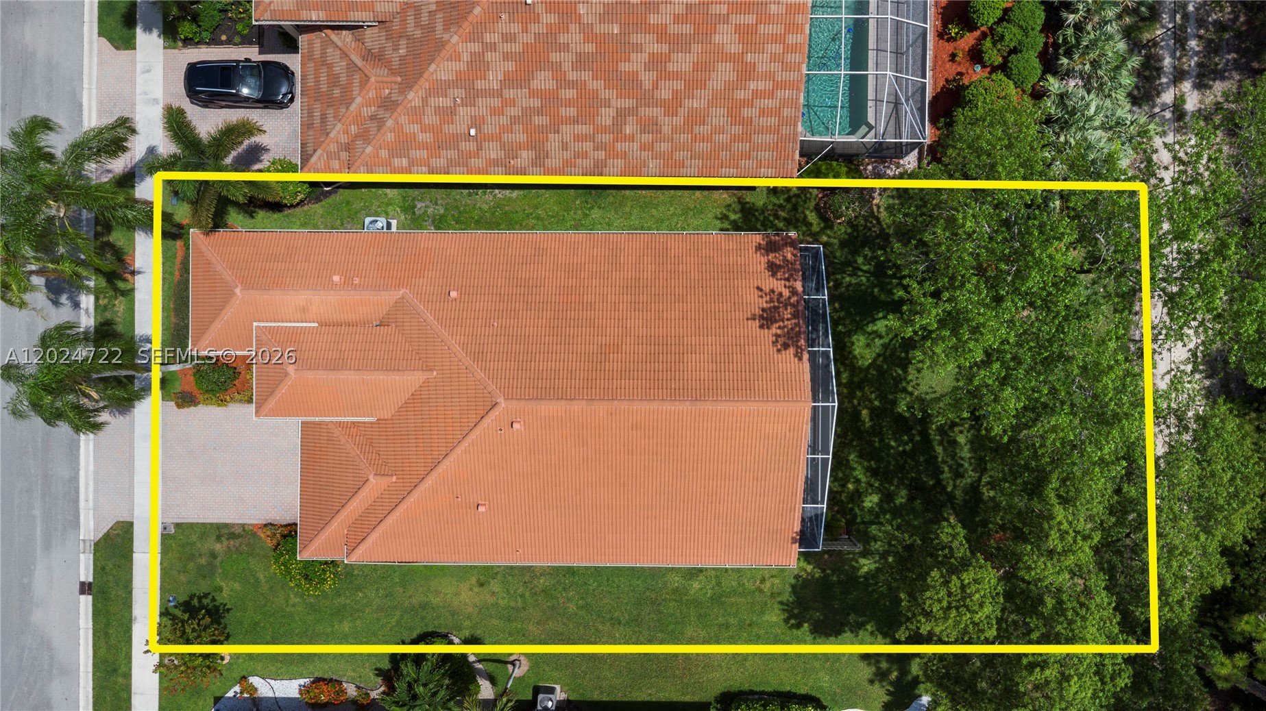 TWIN LAKES - Residential