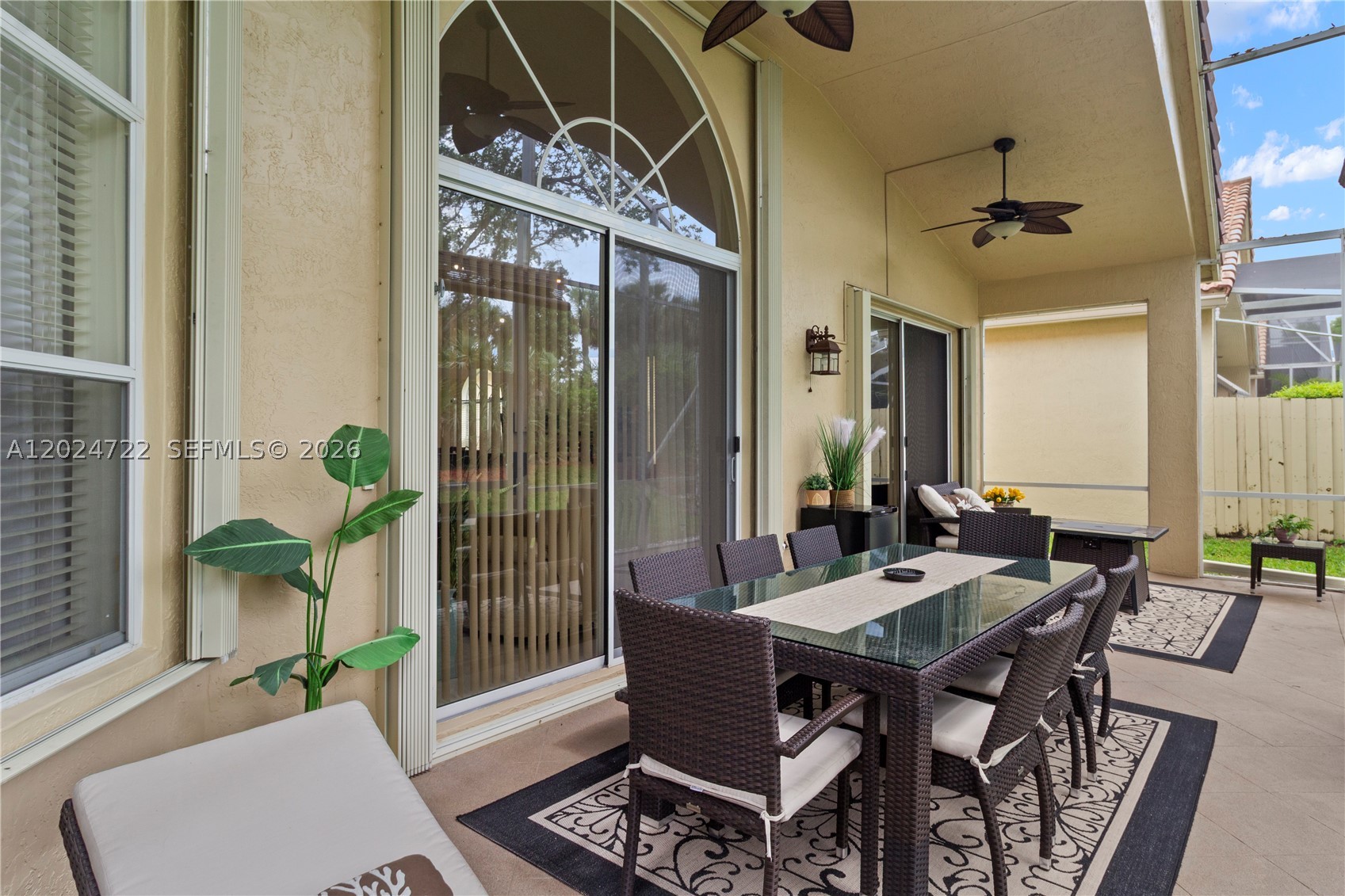 TWIN LAKES - Residential