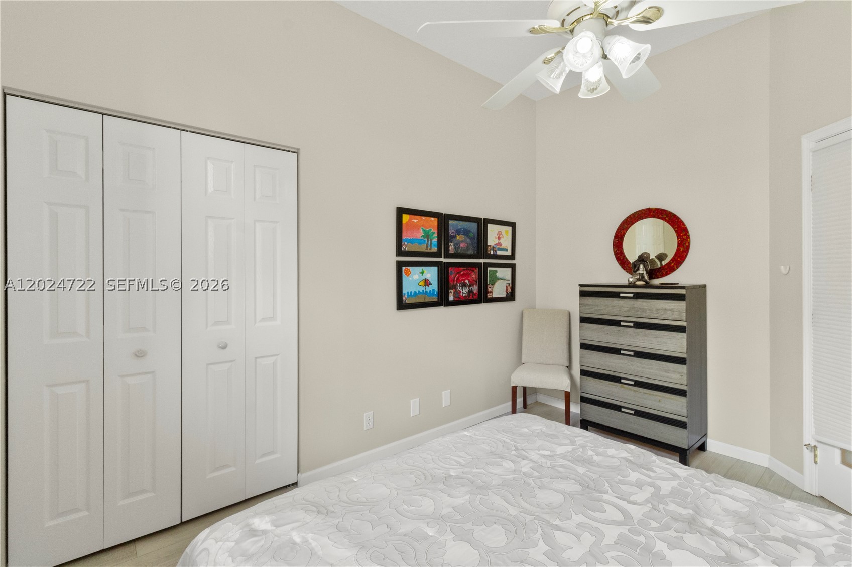 TWIN LAKES - Residential