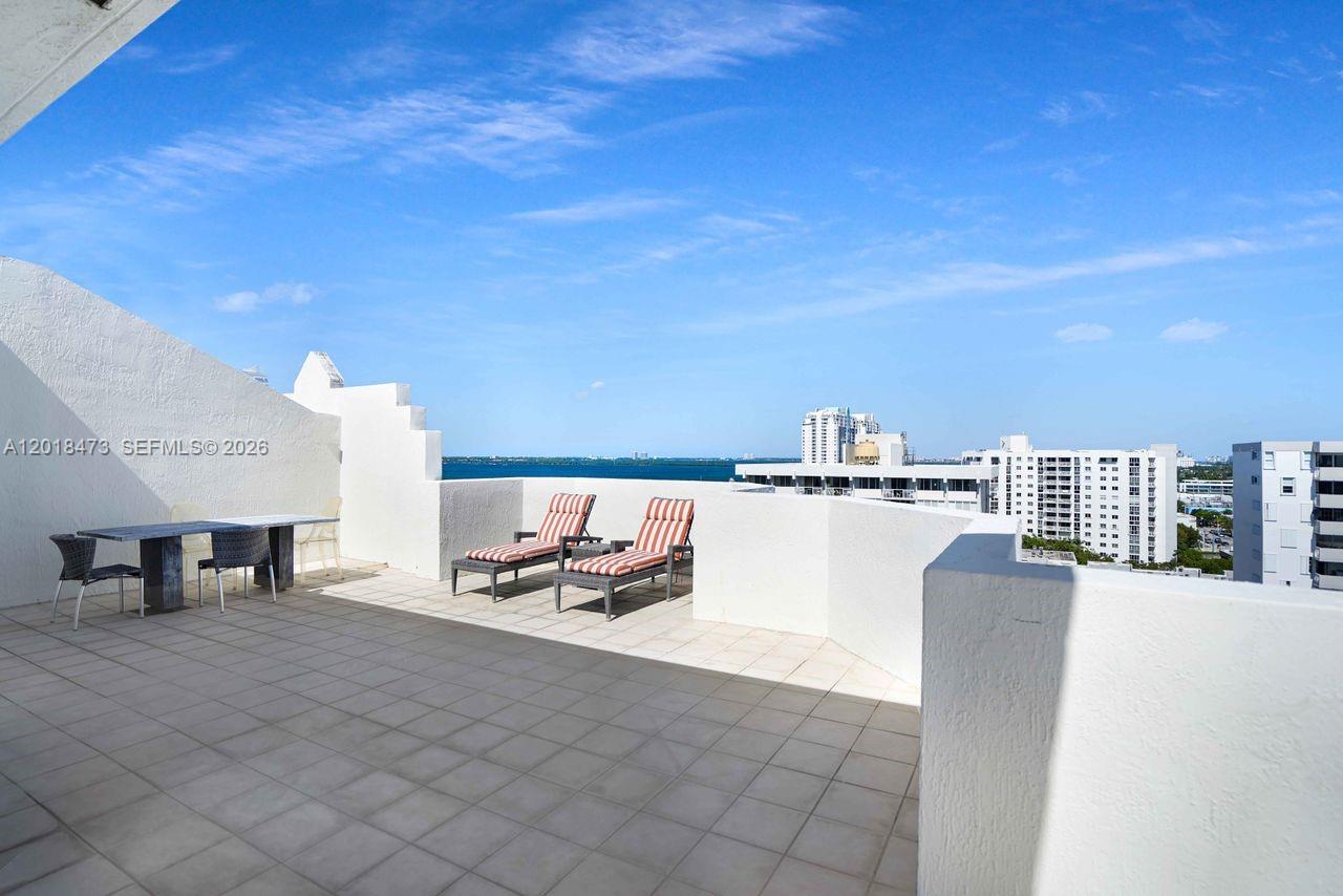 BAYVIEW PLAZA CONDO - Residential