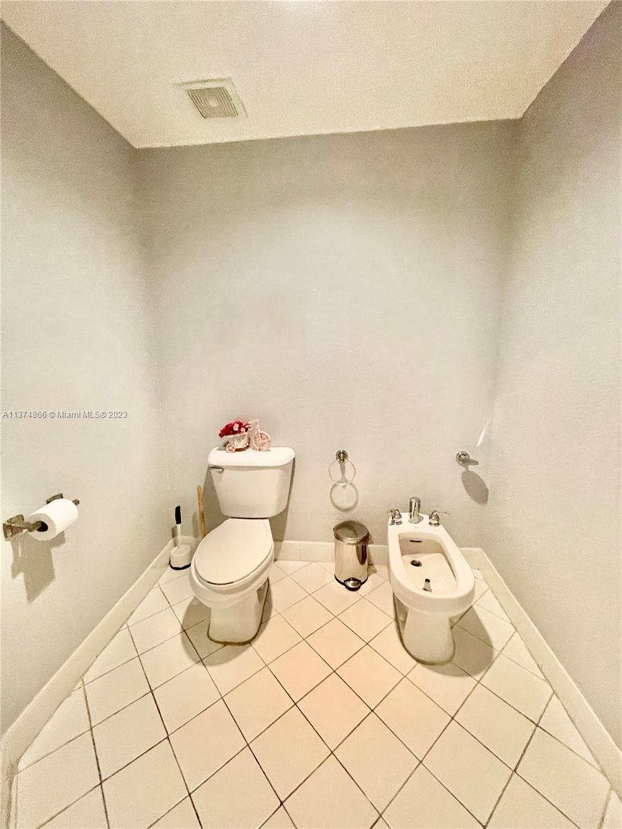 CAPTIVA CONDO E - Residential Lease