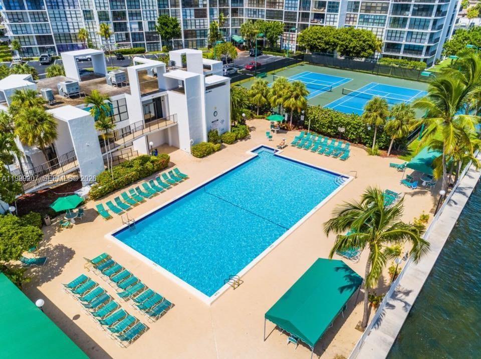 This 1-bedroom plus den condo, located on a peaceful canal, offers a spacious layout perfect for living and working
from home. The secure well maintained community includes top amenities like a pool, sauna, tennis courts, gym,
and guest parking. Enjoy best water views and easy access to everything you need in a safe environment. A perfect blend of comfort and convenience! Motivated seller!