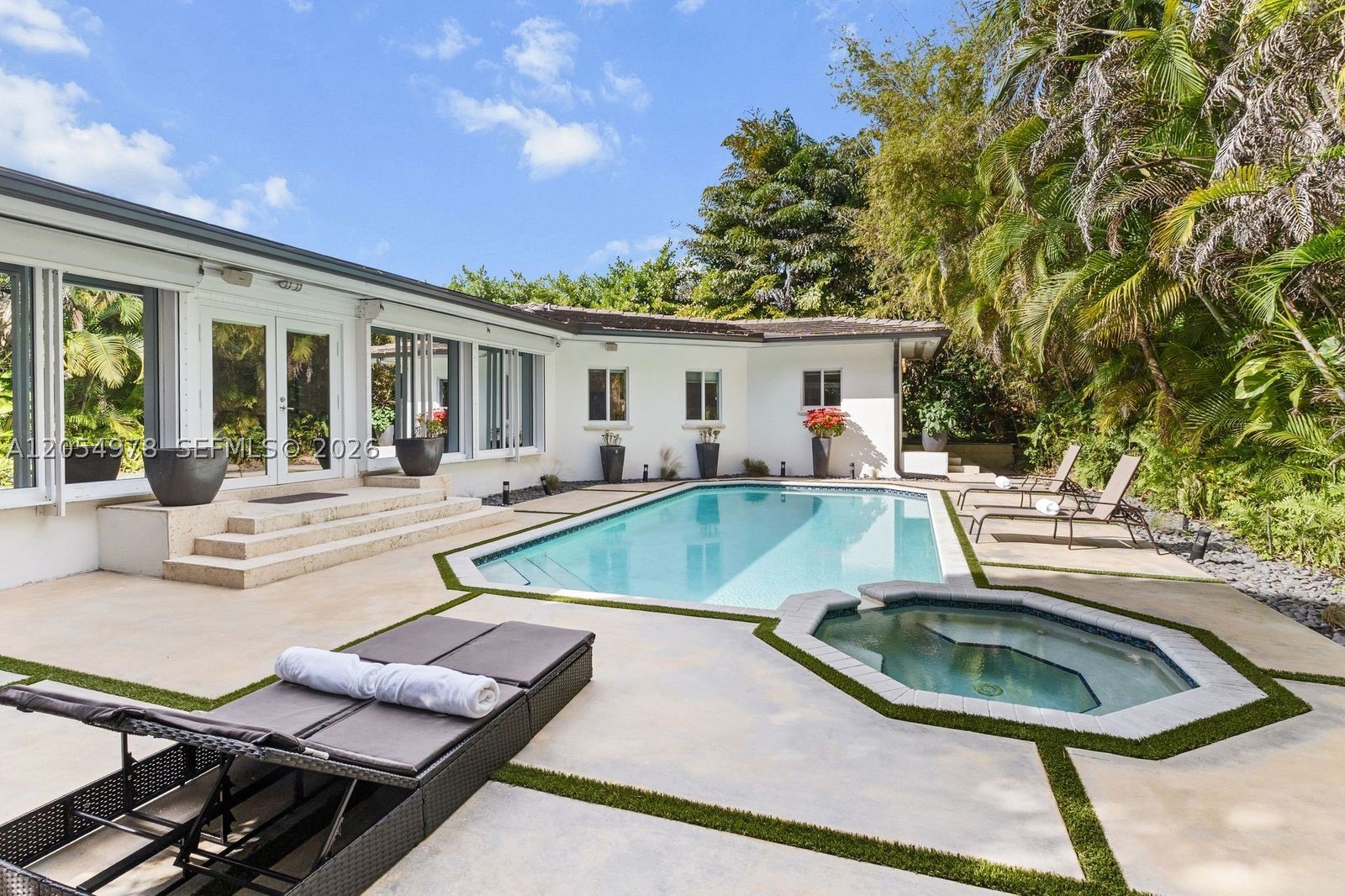 CORAL GABLES RIVIERA SEC - Residential