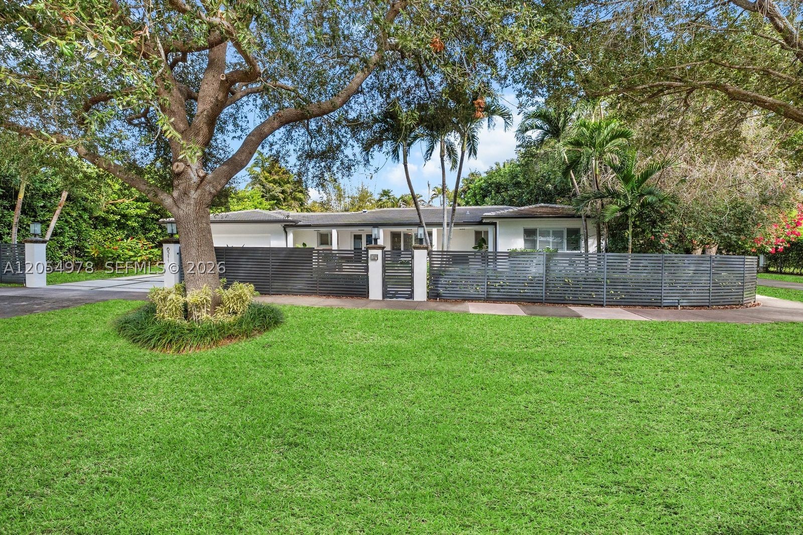 CORAL GABLES RIVIERA SEC - Residential