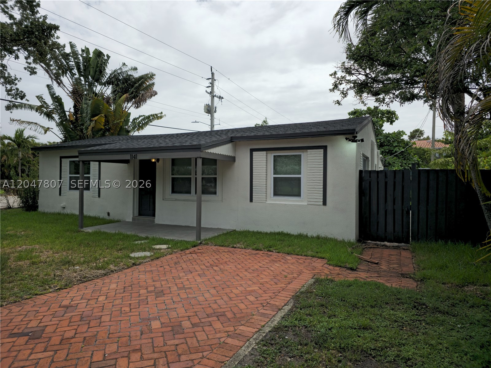 From Ground To Roof Remodeled 2/2 SFH. Nestled between the New River and Tarpon River, this enclave offers a unique blend of serene, tree-lined canal views and direct boat access—perfect for boating enthusiasts and waterfront lovers alike. With unimpeded routes to the Intracoastal, every morning holds the promise of exploration. Only blocks from Las Olas Boulevard and the Riverwalk Arts & Entertainment District, you’re a quick stroll from galleries, cafés, trendy eateries, and vibrant nightlife. The courthouse, museums, and downtown offices are all within easy reach, making this a savvy hub for both play and productivity. Notable schools such as Riverside Elementary, Sunrise Middle, Stranahan High, and Fort Lauderdale High—all recognized for strong academic and extracurricular offerings.
Ask us how to secure the best mortgage interest rate and take advantage of exclusive lender incentives.