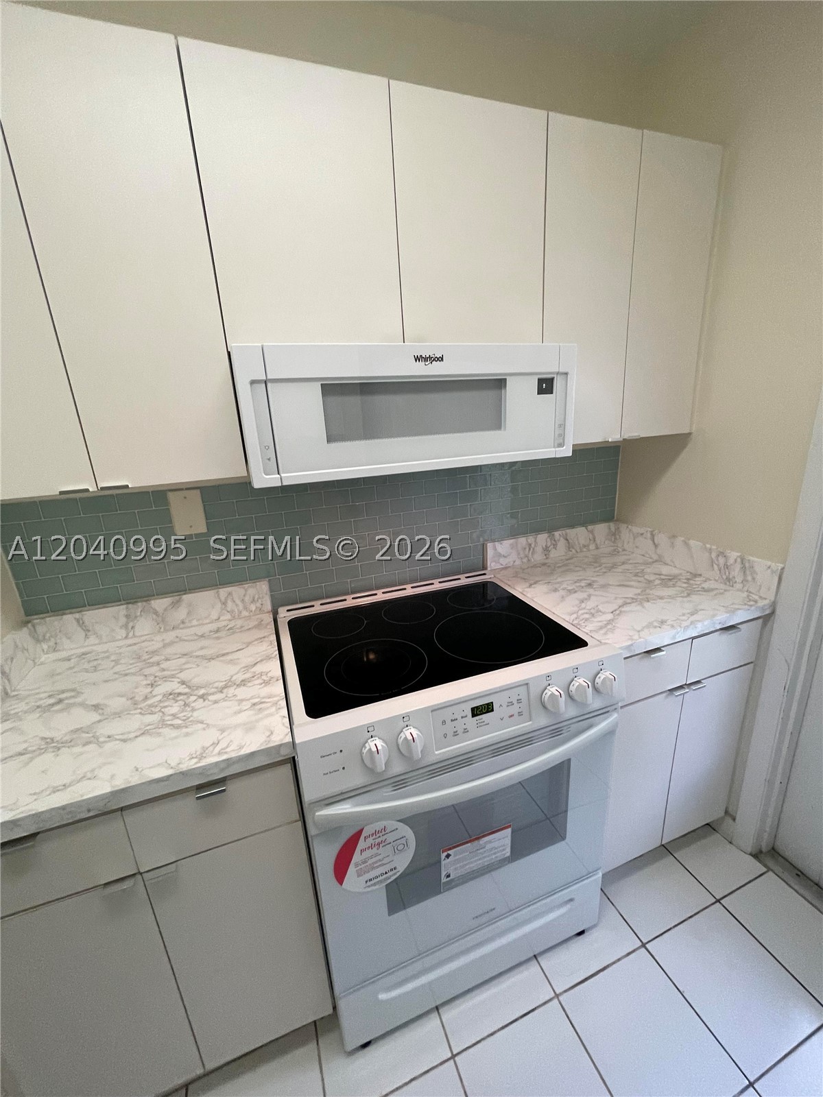 SEVENTEENTH GREEN CONDO - Residential