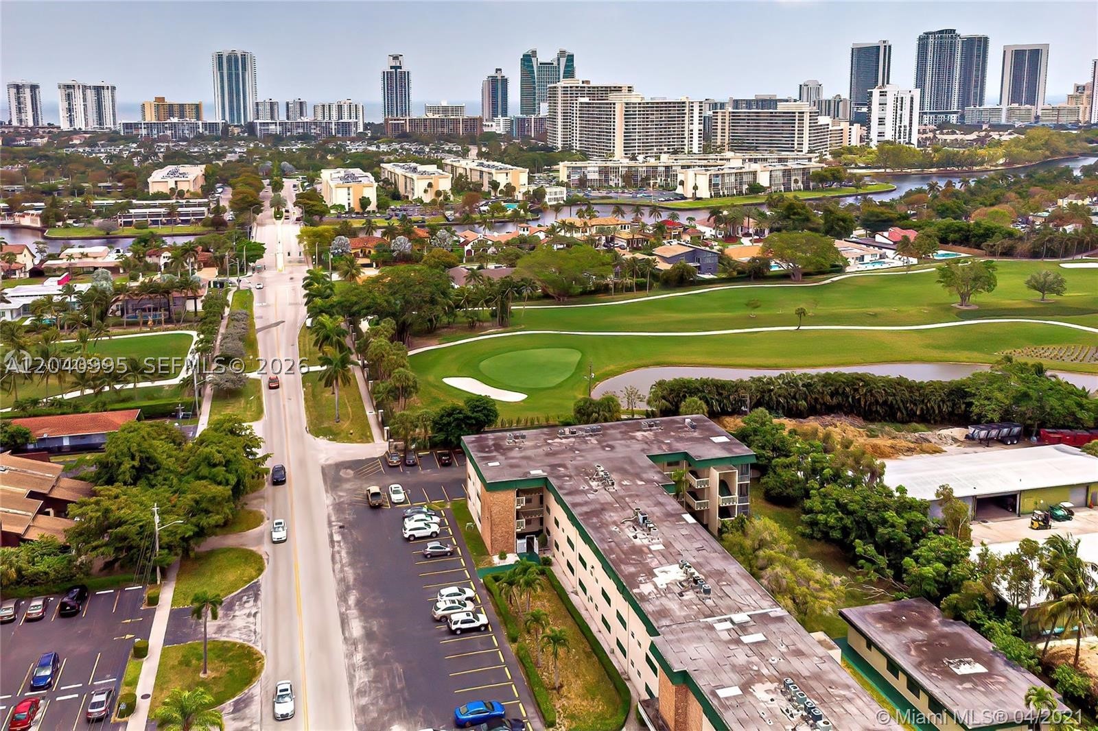 SEVENTEENTH GREEN CONDO - Residential
