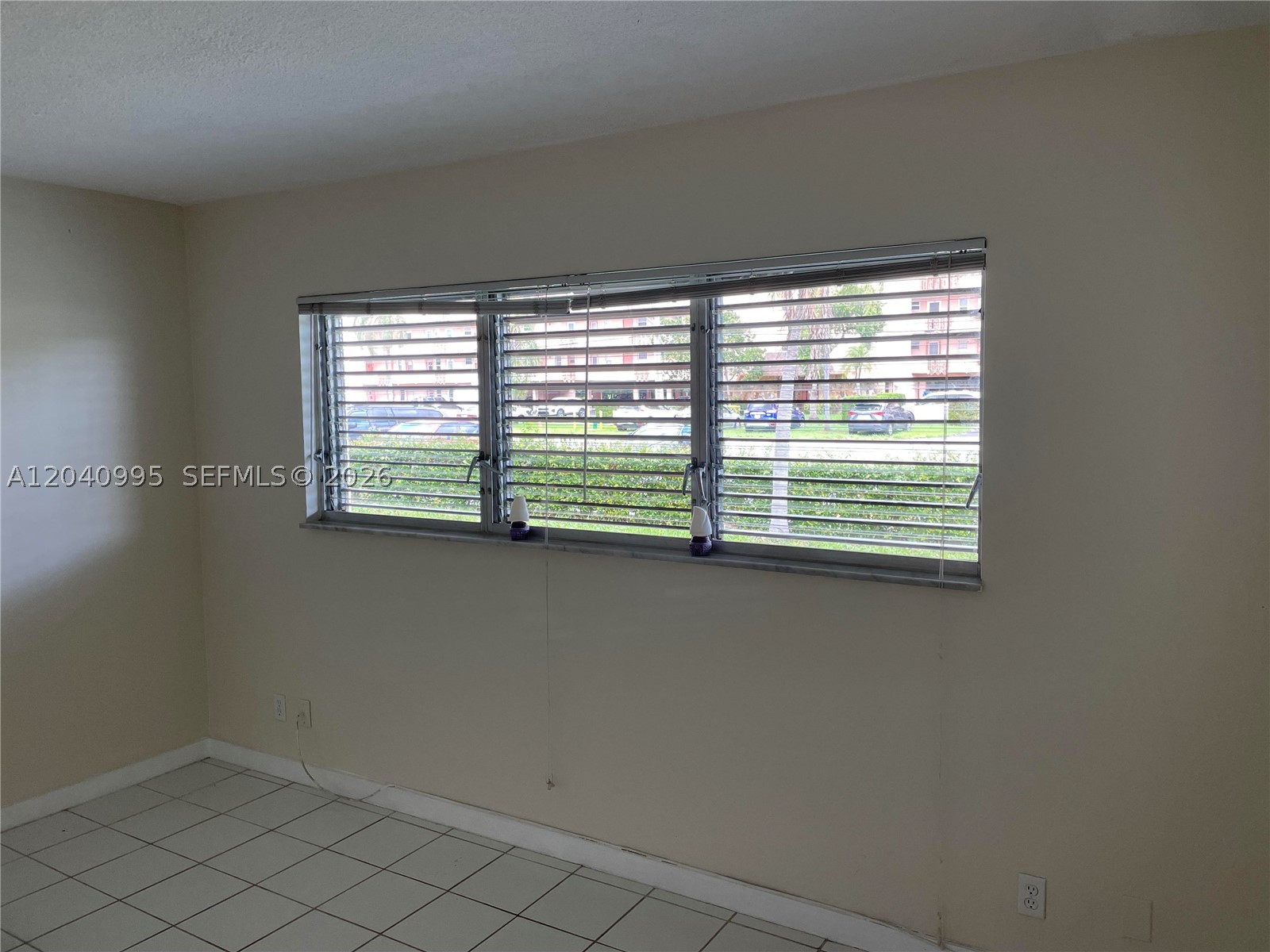 SEVENTEENTH GREEN CONDO - Residential