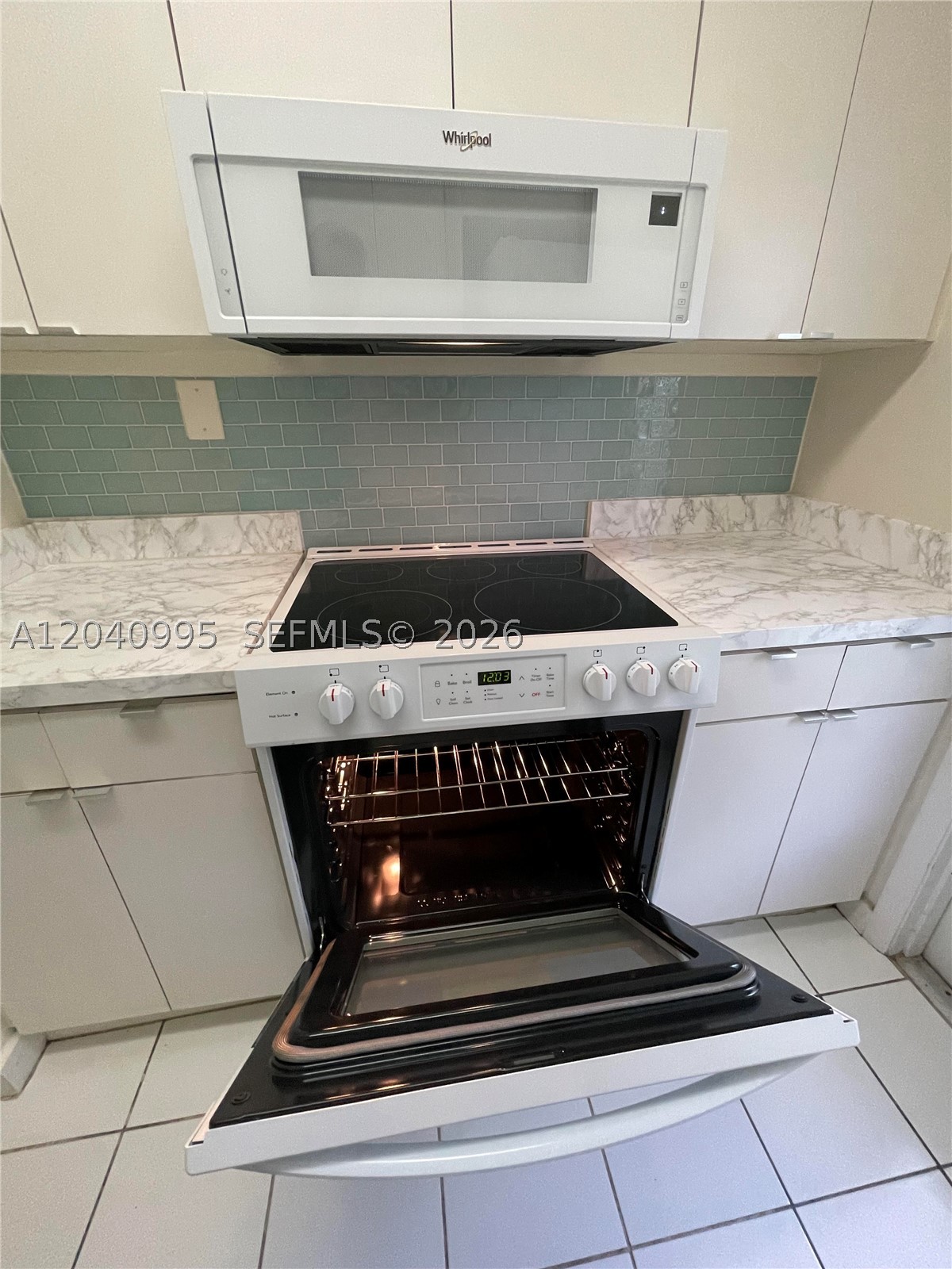 SEVENTEENTH GREEN CONDO - Residential