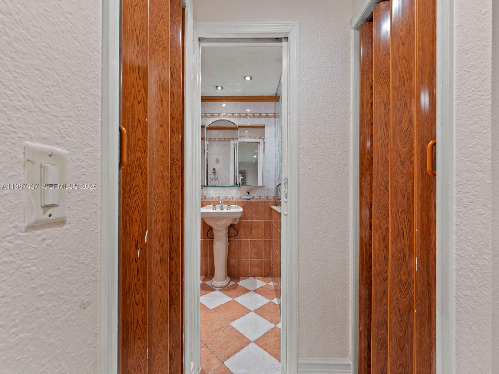 ESSEX VILLAGE 5TH ADDN - Residential