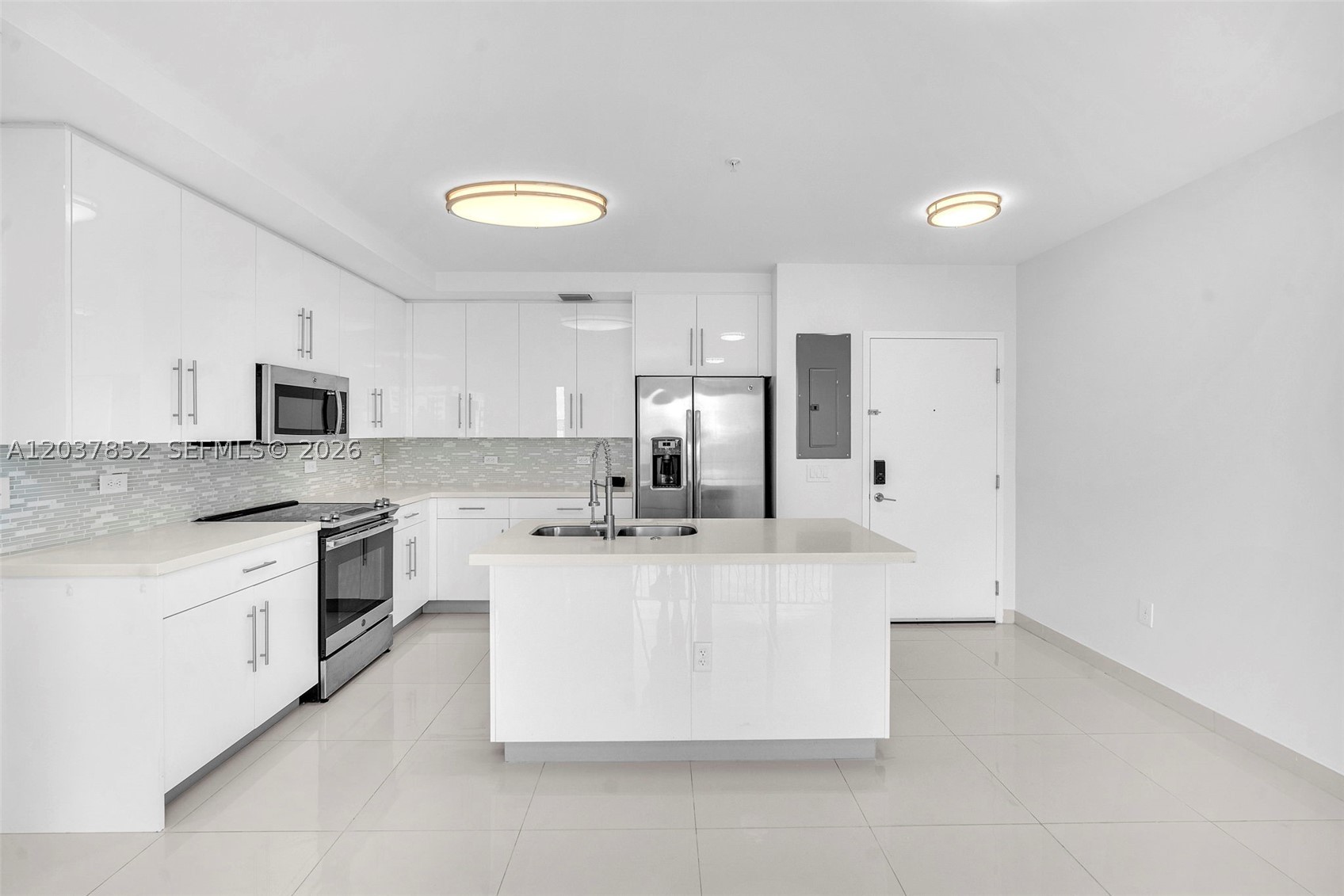 WEITZER AVENTURA PLACE CO - Residential Lease