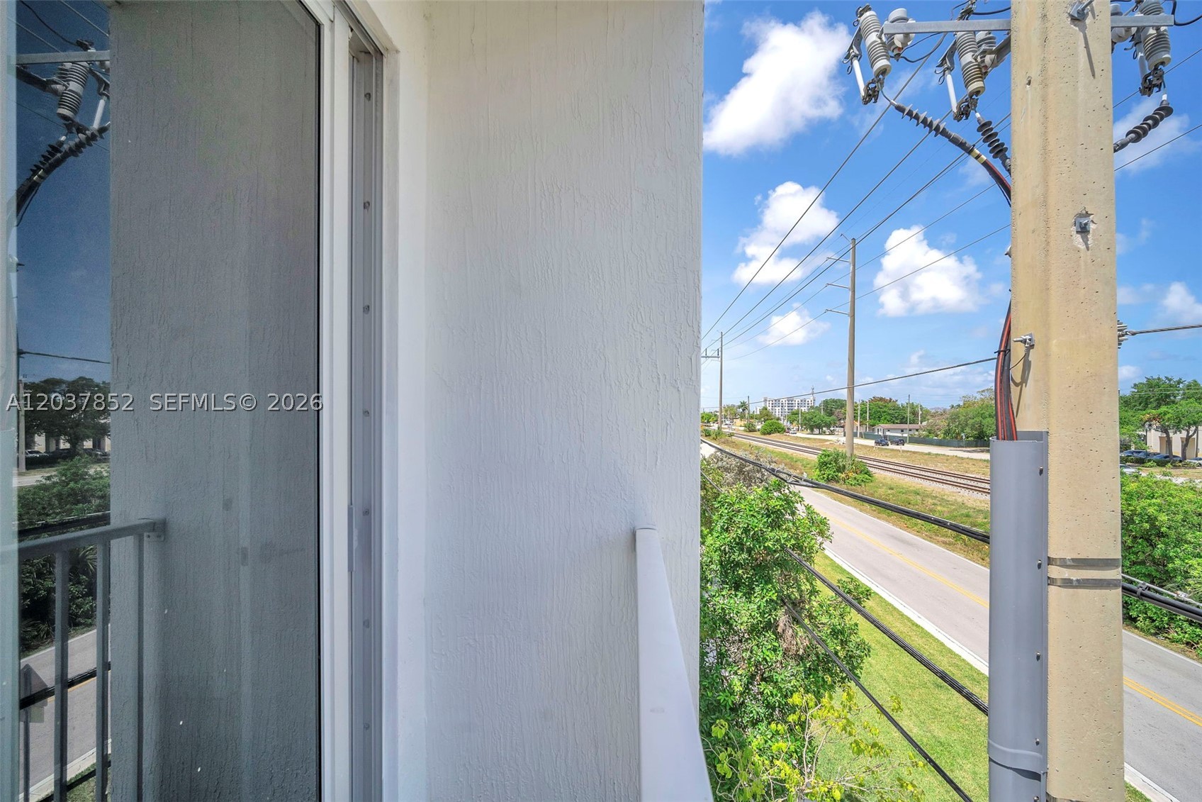 WEITZER AVENTURA PLACE CO - Residential Lease