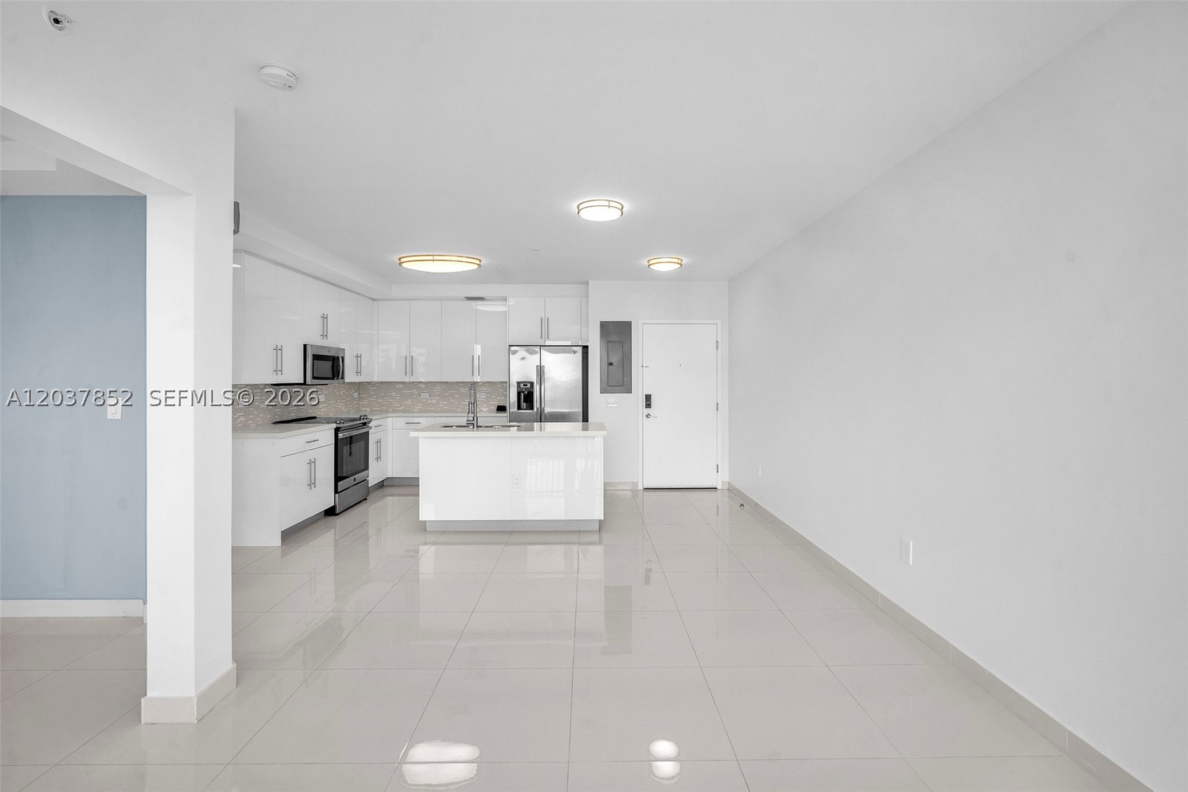 WEITZER AVENTURA PLACE CO - Residential Lease