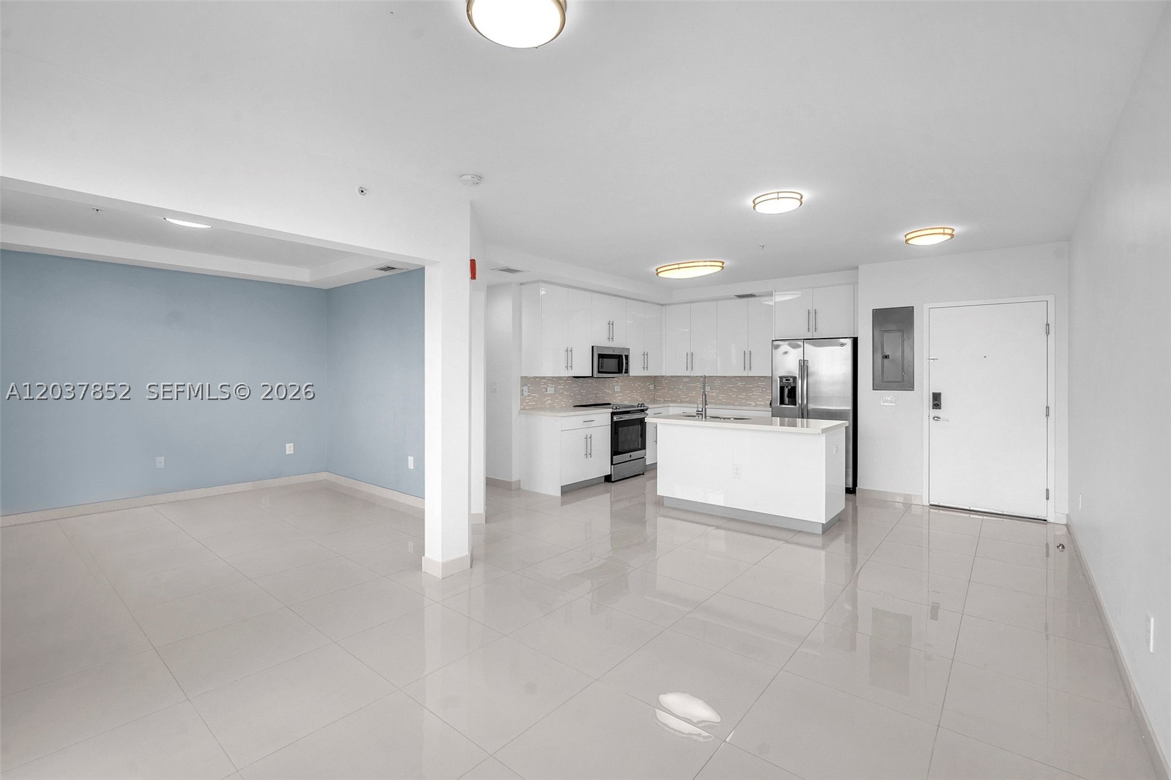 WEITZER AVENTURA PLACE CO - Residential Lease