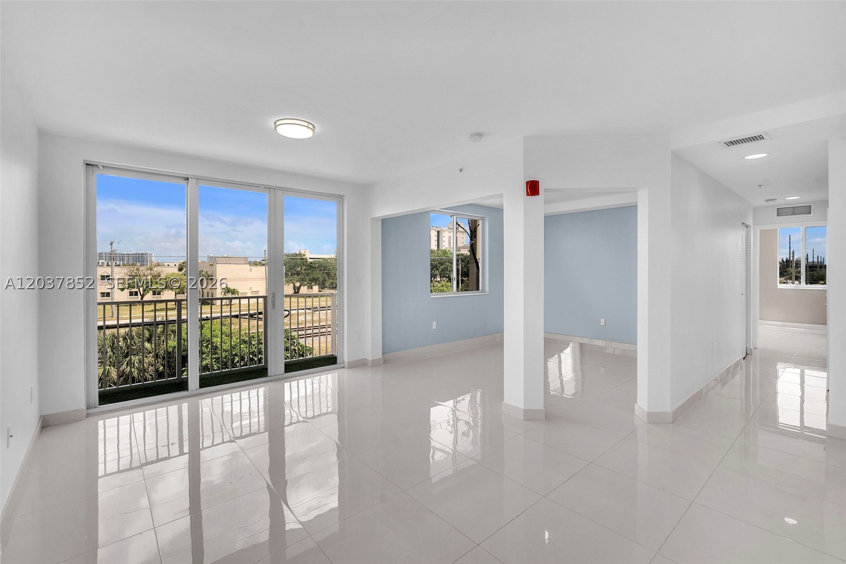 WEITZER AVENTURA PLACE CO - Residential Lease