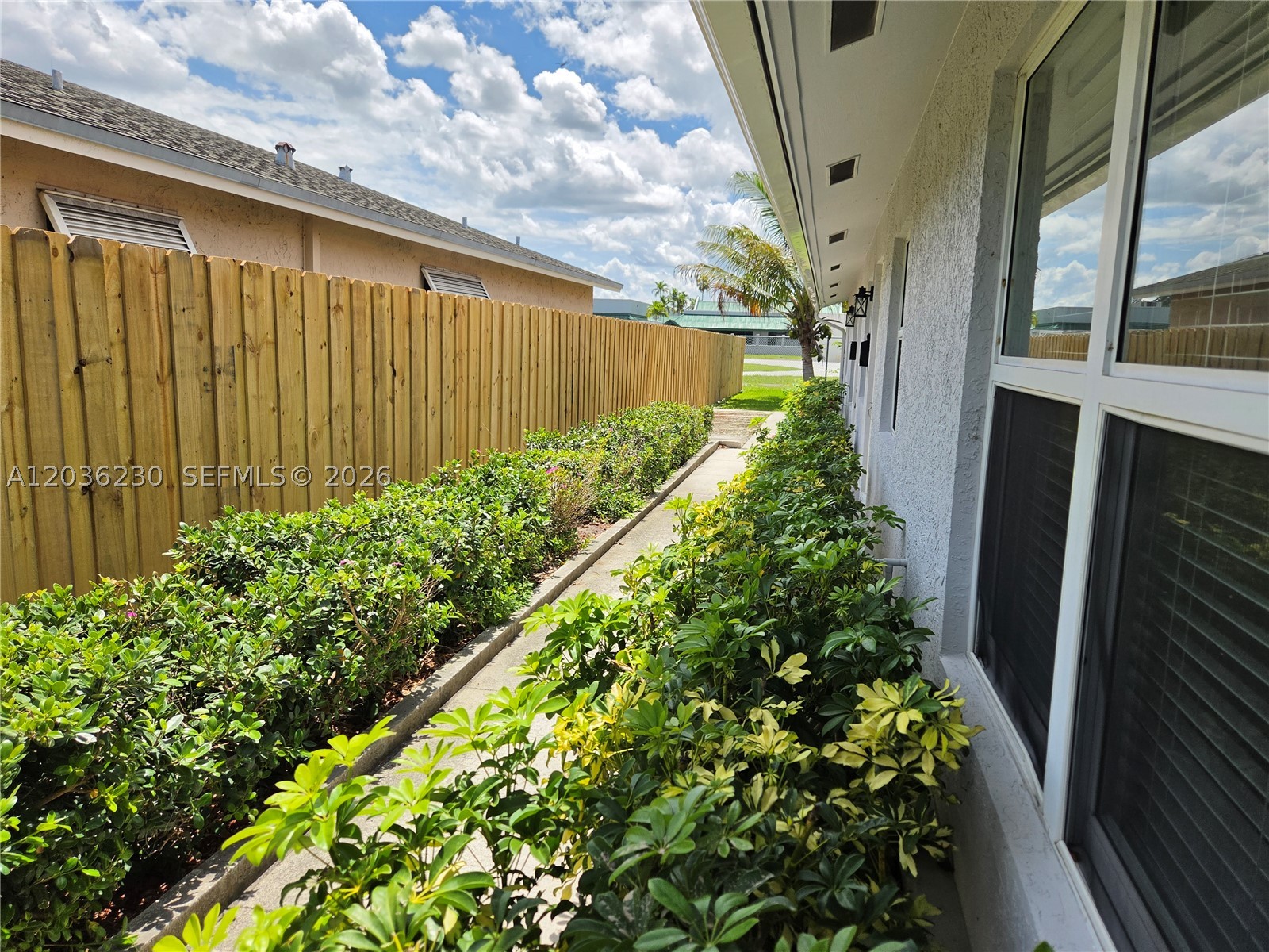 FIRST ADD TO THE HIGHLAND - Residential Lease