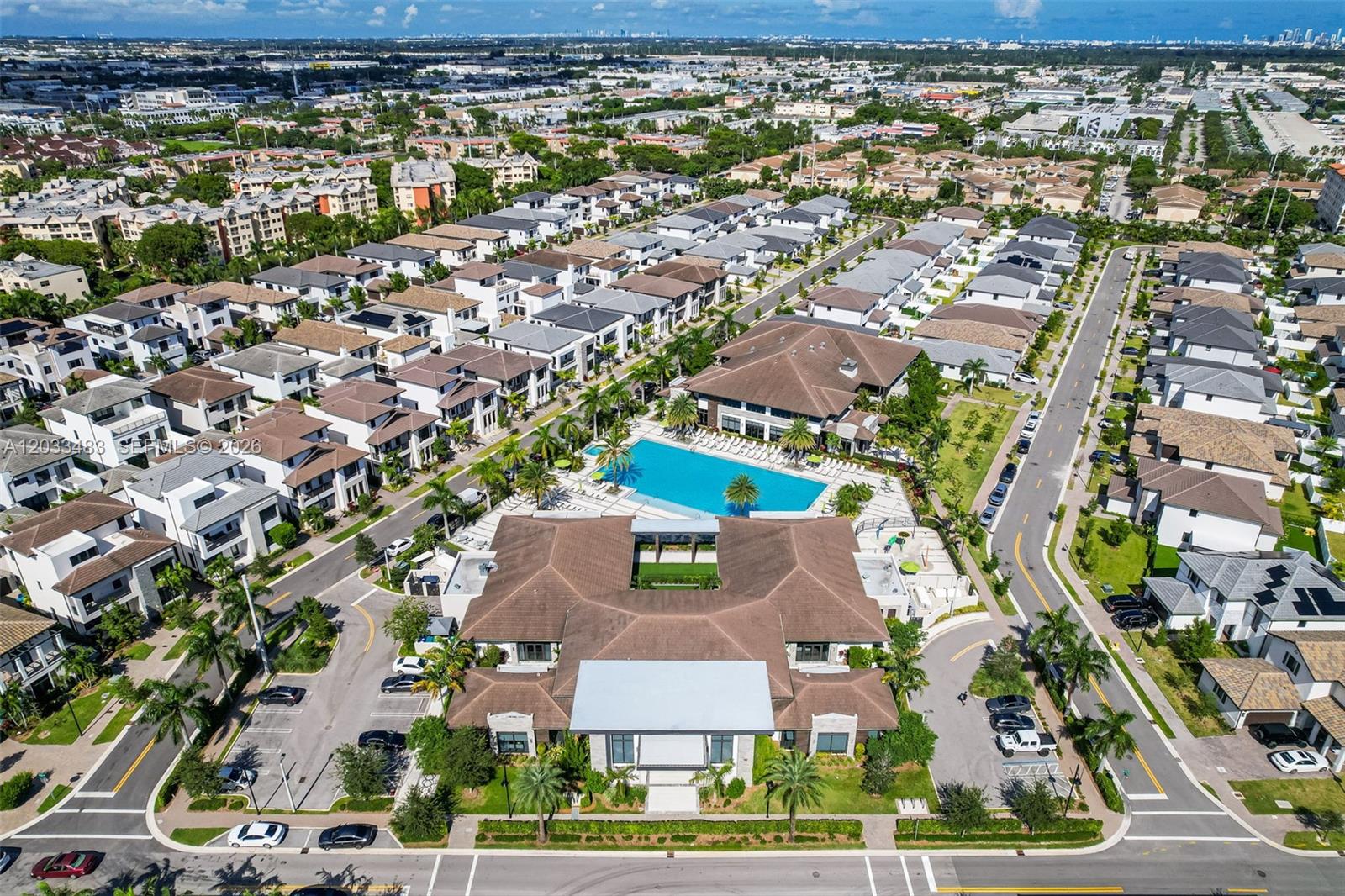DOWNTOWN DORAL SOUTH PHAS - Residential