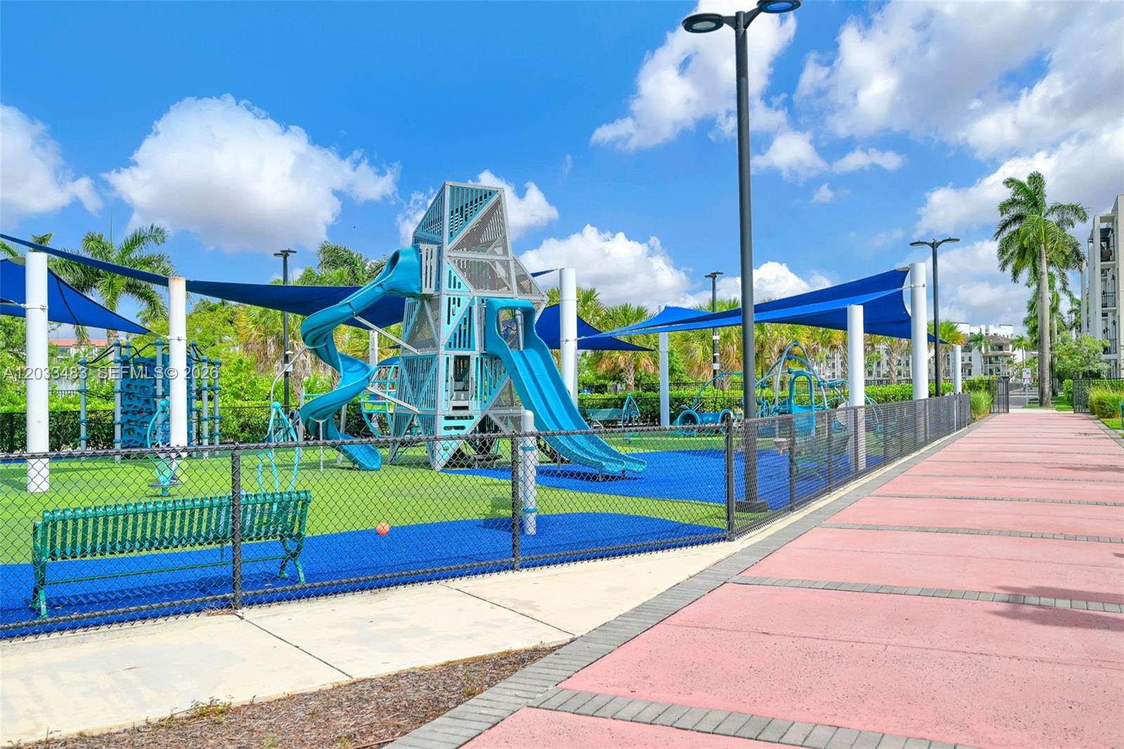 DOWNTOWN DORAL SOUTH PHAS - Residential