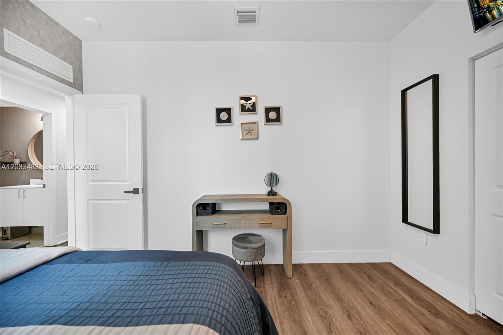 DOWNTOWN DORAL SOUTH PHAS - Residential