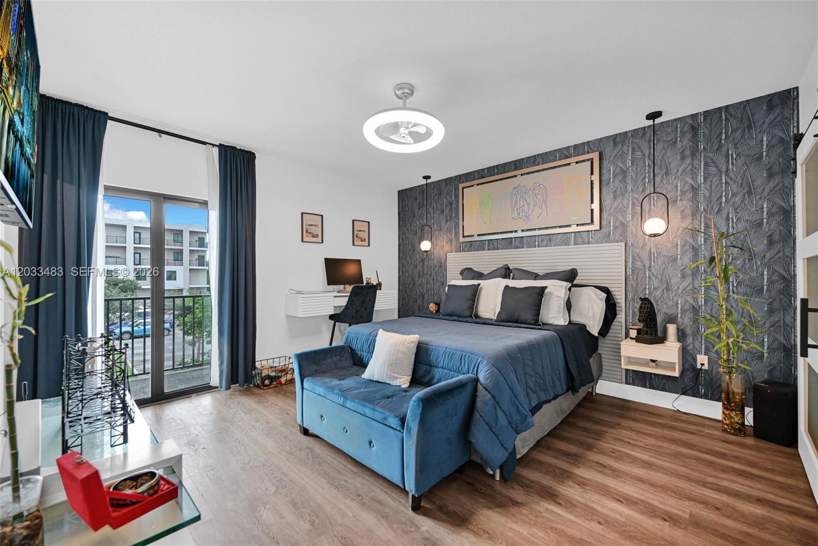 DOWNTOWN DORAL SOUTH PHAS - Residential