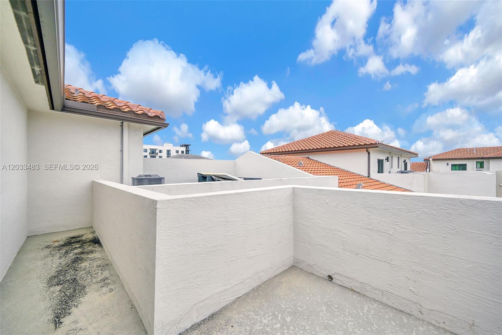 DOWNTOWN DORAL SOUTH PHAS - Residential