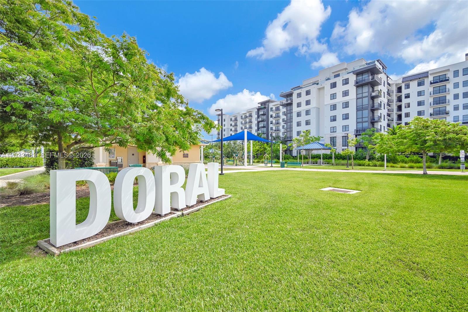 DOWNTOWN DORAL SOUTH PHAS - Residential